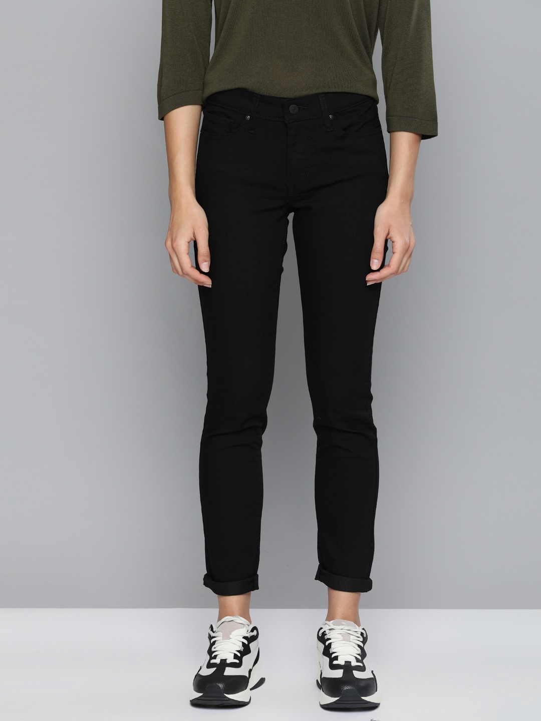 

Levis Women Black Skinny Fit Mid-Rise Clean Look Stretchable Jeans