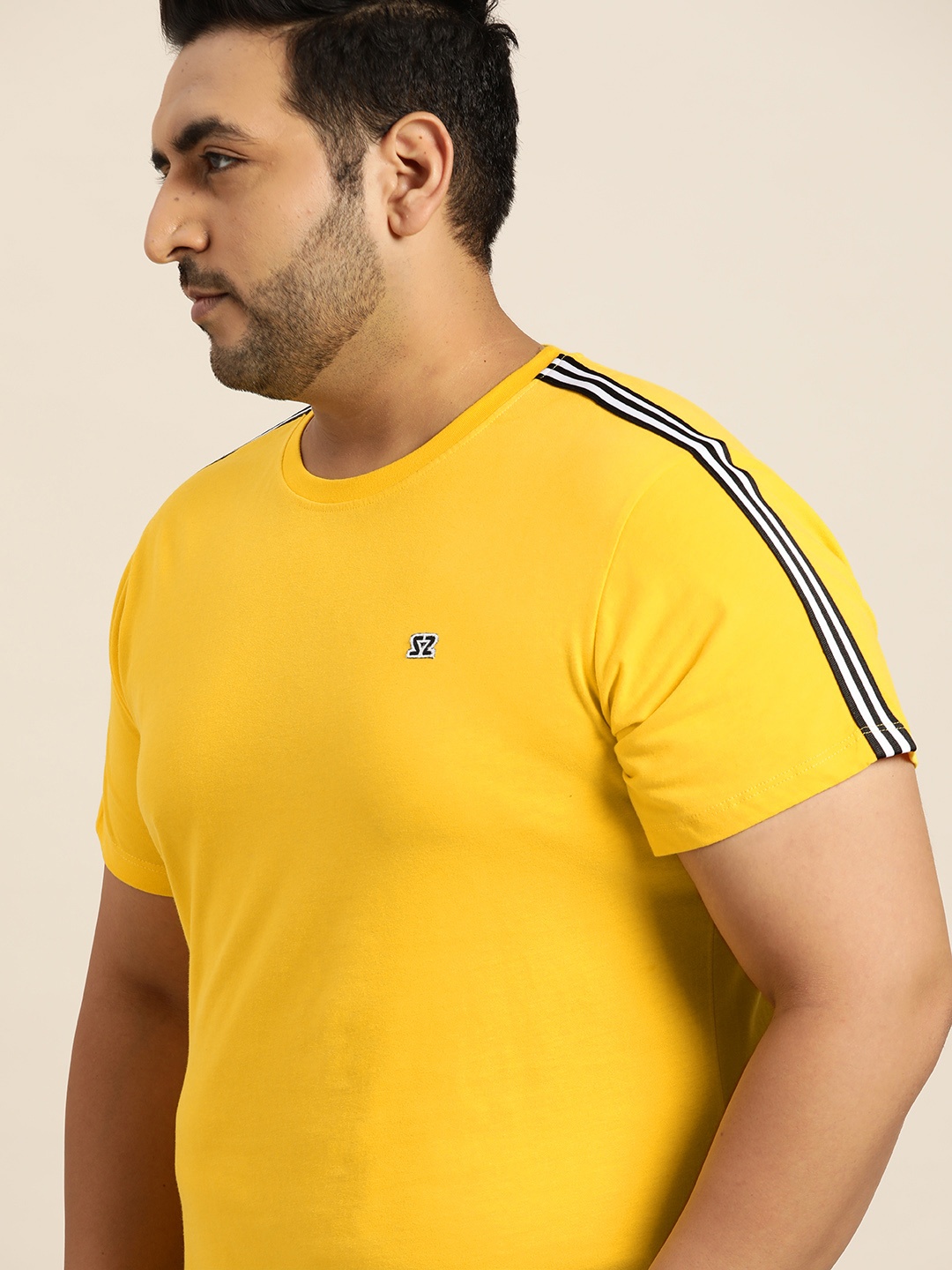 

Sztori Men Plus Size Yellow Solid Pure Cotton T-shirt