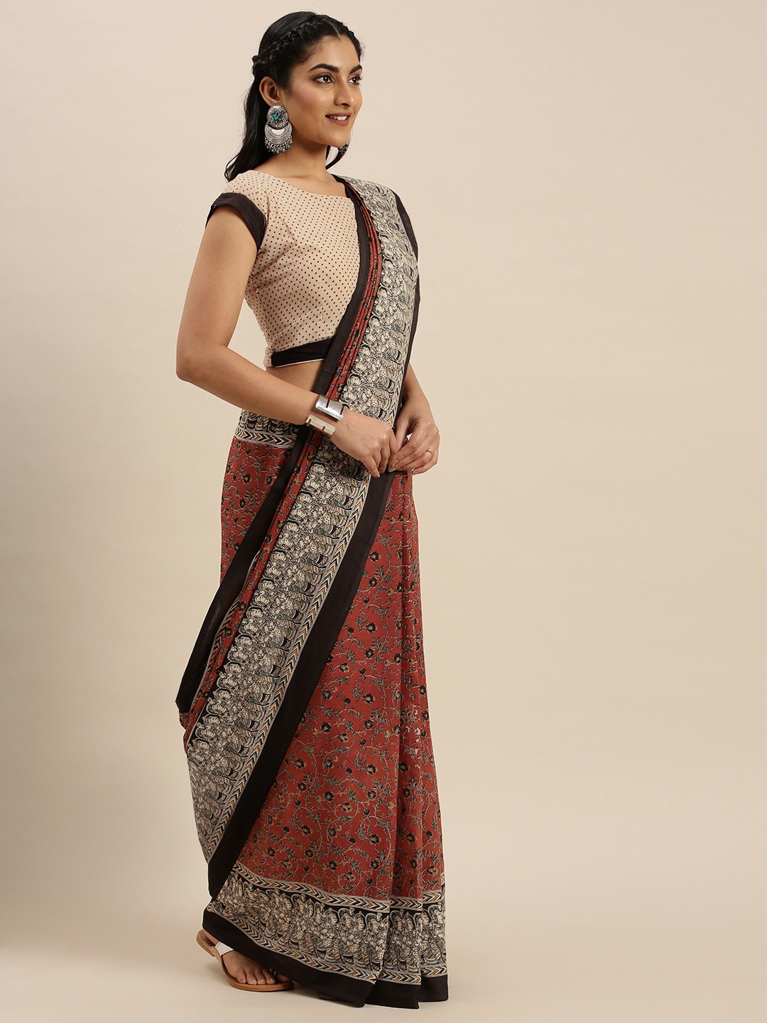 

Shaily Rust Red & Black Pure Cotton Printed Saree