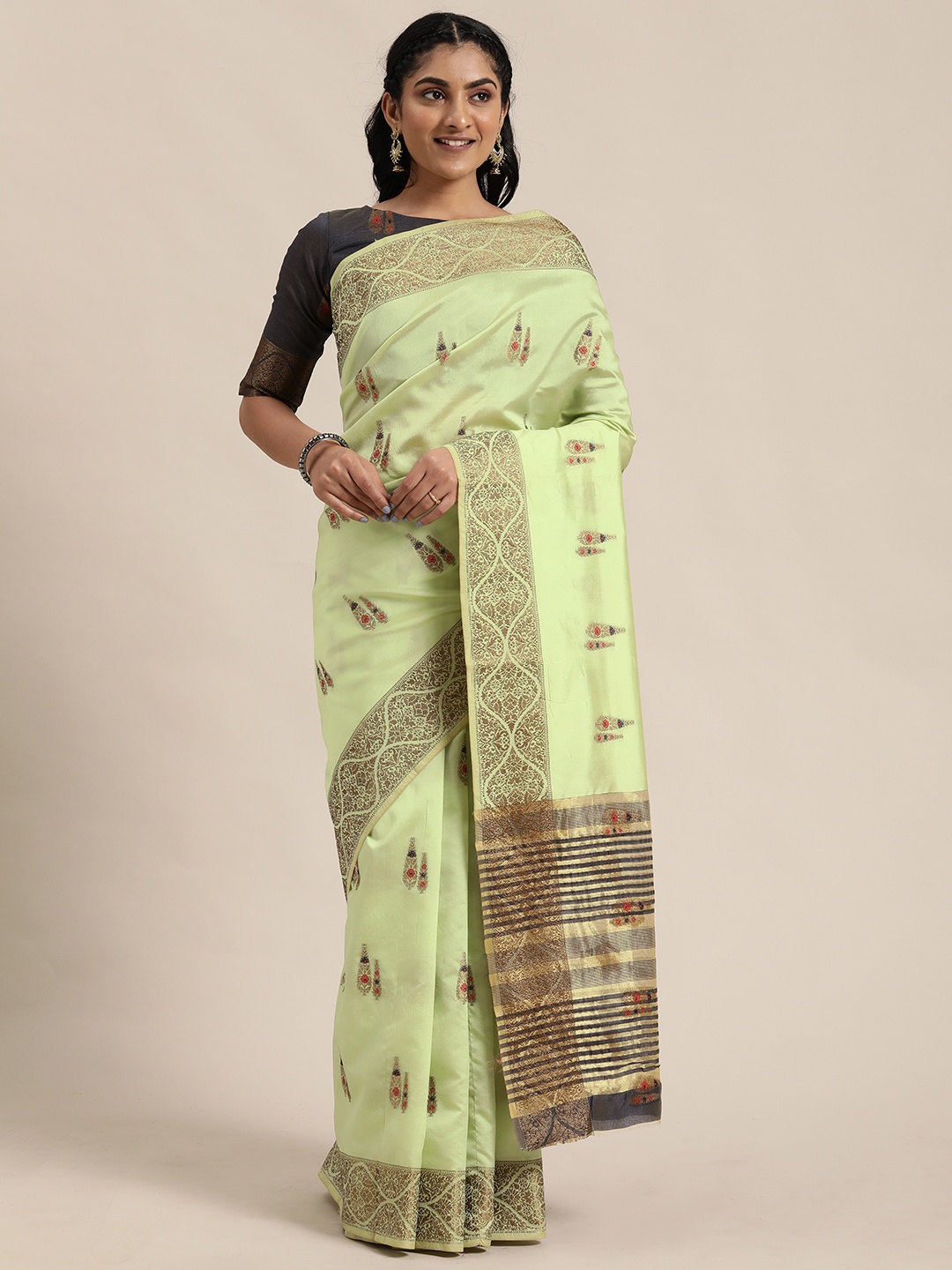 

Shaily Green & Gold-Toned Woven Design Saree
