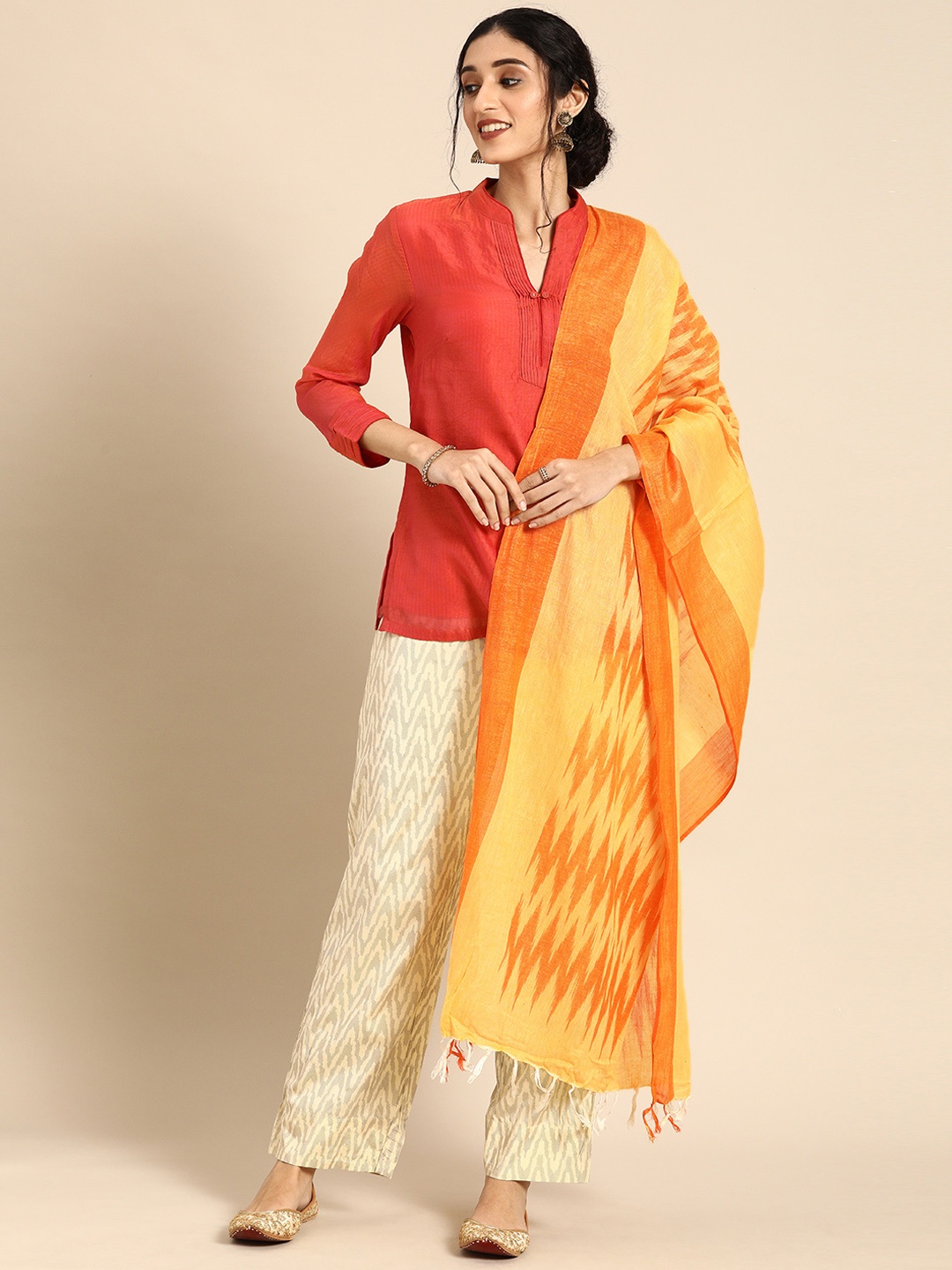 

Shaily Yellow & Orange Ikat Printed Dupatta