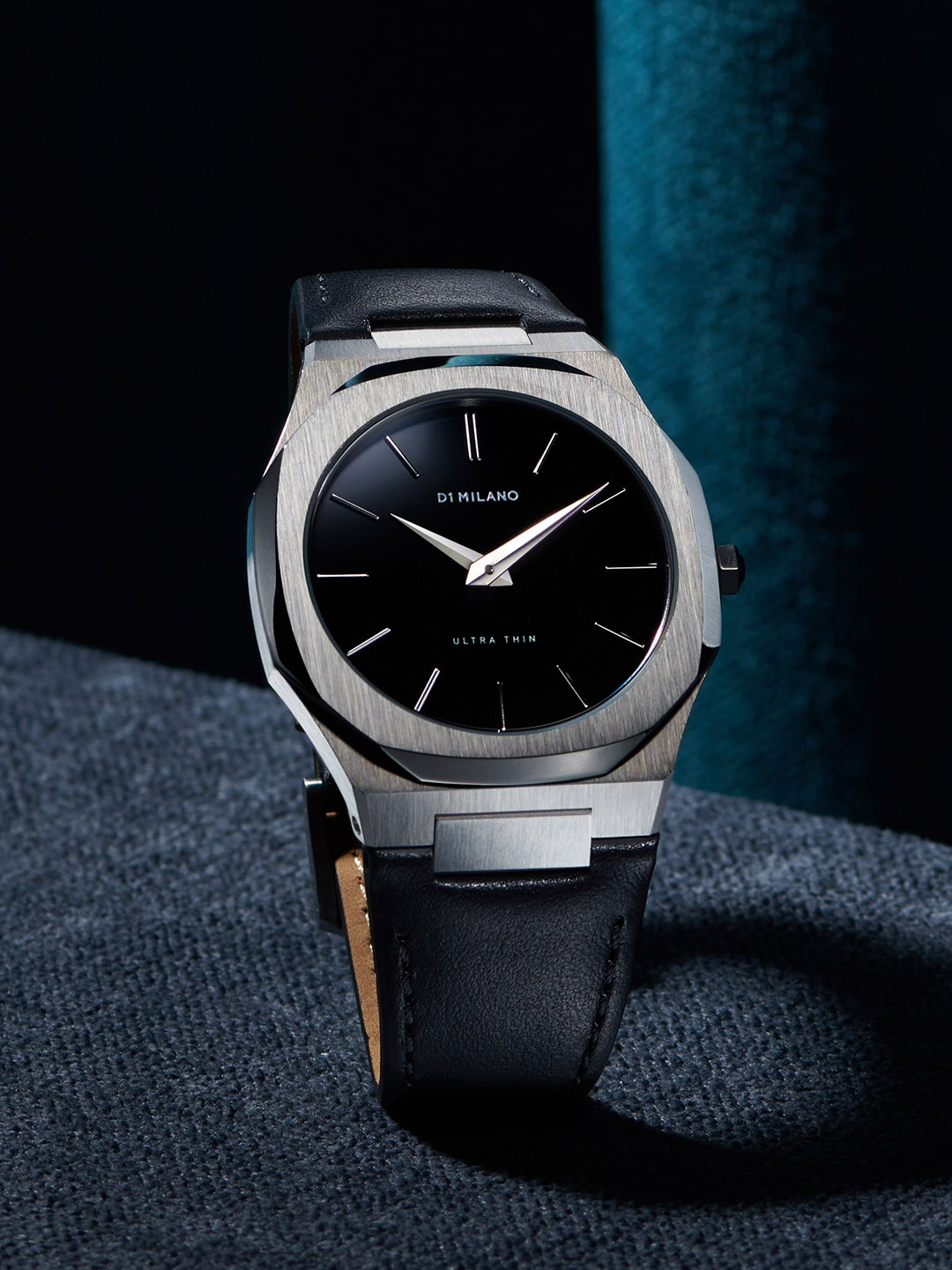 

D1 Milano Men Black Dial & Black Leather Straps Analogue Watch UTLJ01