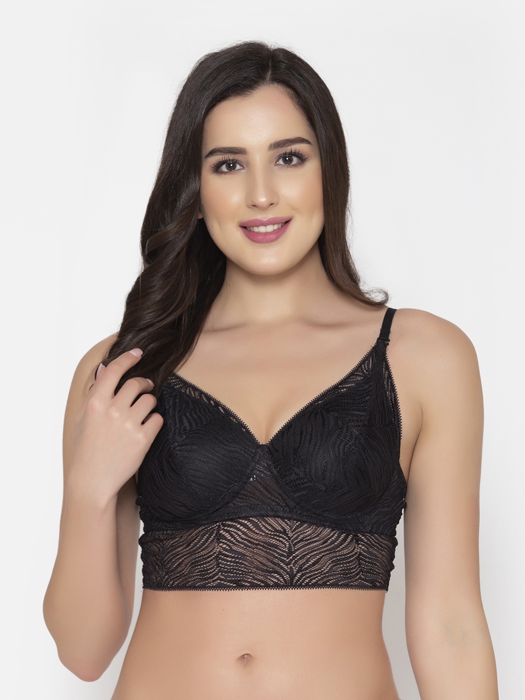 

Clovia Black Solid Non-Wired Lightly Padded Bralette Bra BR2169P1336E