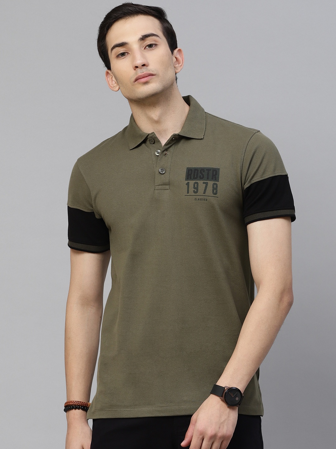 

The Roadster Lifestyle Co Men Olive Green Solid Polo Collar Pure Cotton T-shirt