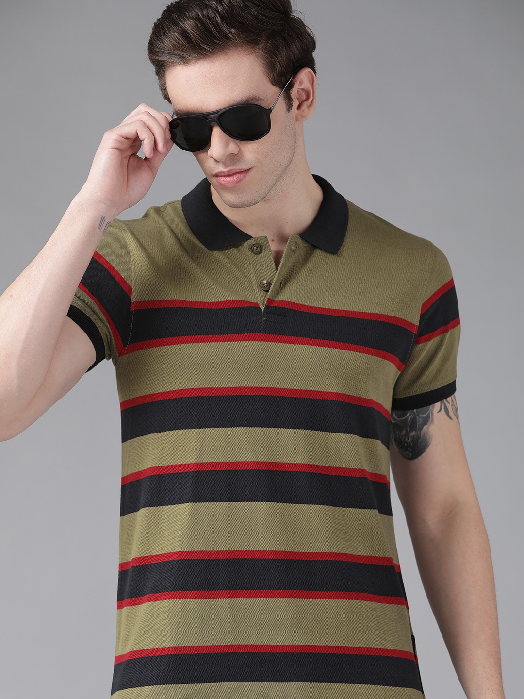 

Roadster Men Olive Green & Black Striped Polo Collar Pure Cotton T-shirt