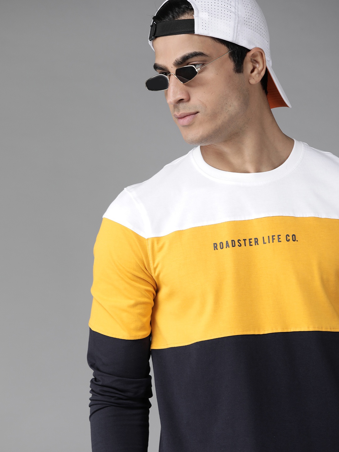 

The Roadster Lifestyle Co Men White & Mustard Yellow Colourblocked Cotton Round Neck T-shirt