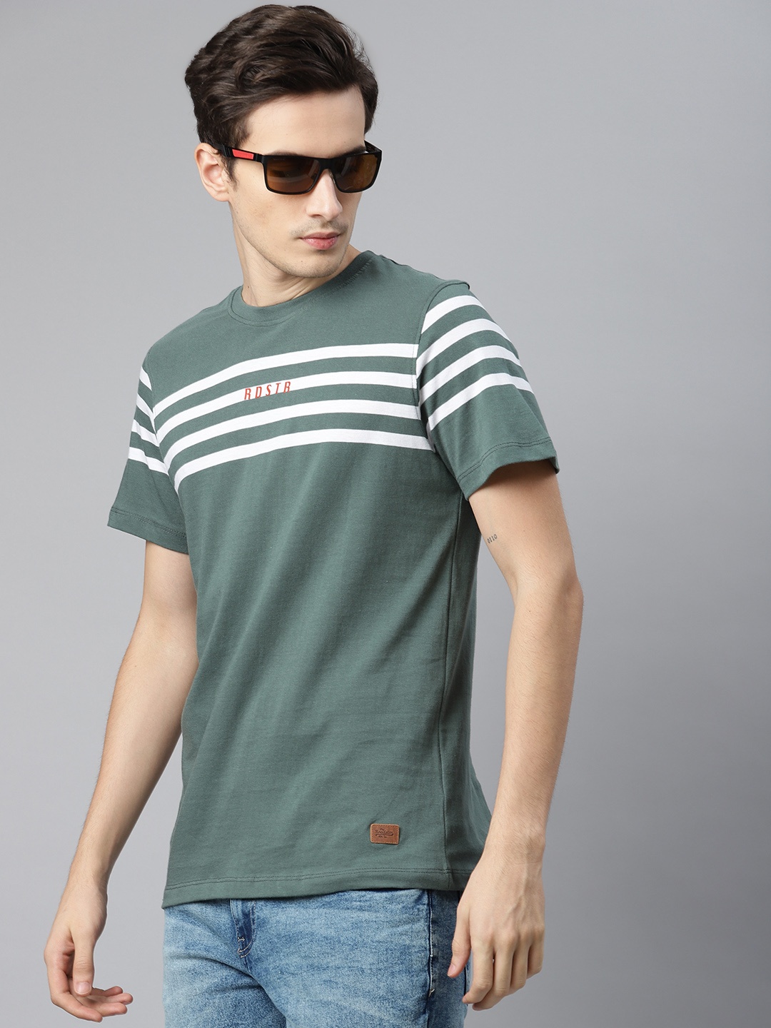 

The Roadster Lifestyle Co Men Green & White Pure Cotton Striped Round Neck T-shirt