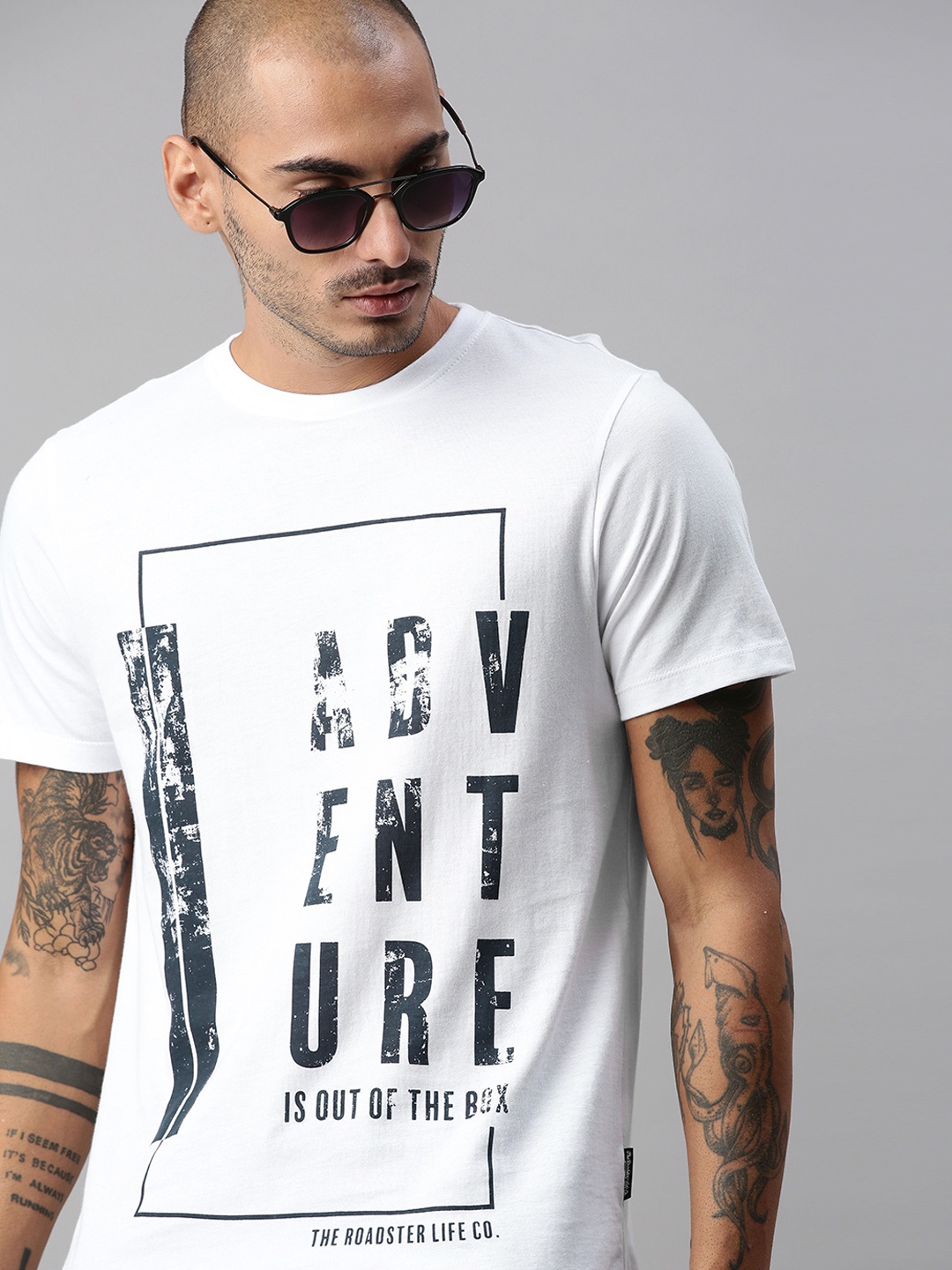 

Roadster Men White Black Printed Pure Cotton T-shirt