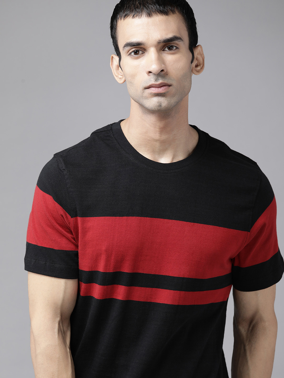 

The Roadster Lifestyle Co Men Black Maroon Pure Cotton Striped Pure Cotton T-shirt