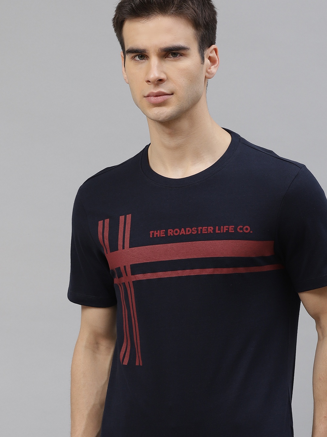 

The Roadster Lifestyle Co Men Navy Pure Cotton Printed Round Neck Pure Cotton T-shirt, Navy blue