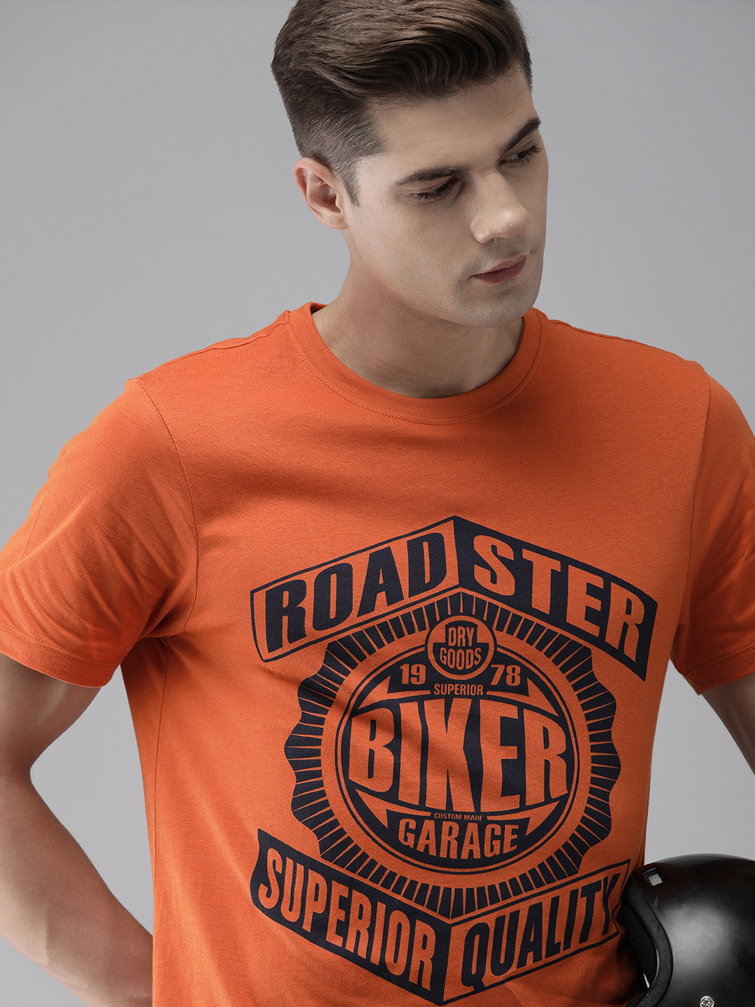 

The Roadster Lifestyle Co Men Rust Orange & Navy Blue Brand Logo Print Cotton T-shirt
