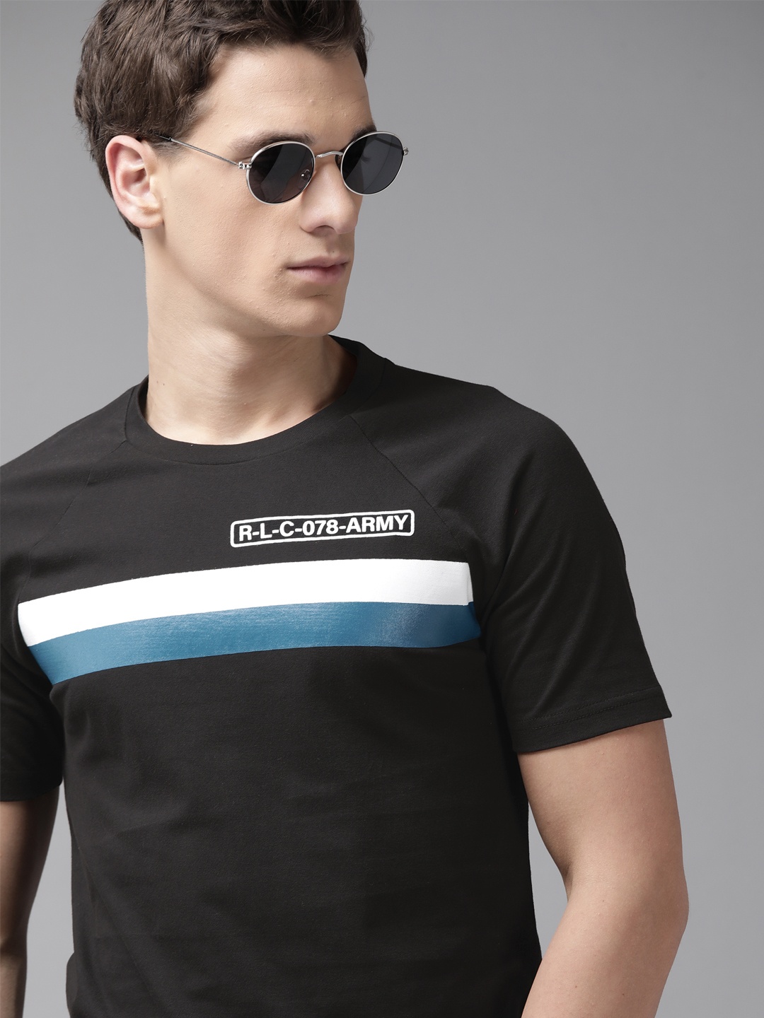 

The Roadster Lifestyle Co Men Black & Blue Striped Pure Cotton Round Neck T-shirt
