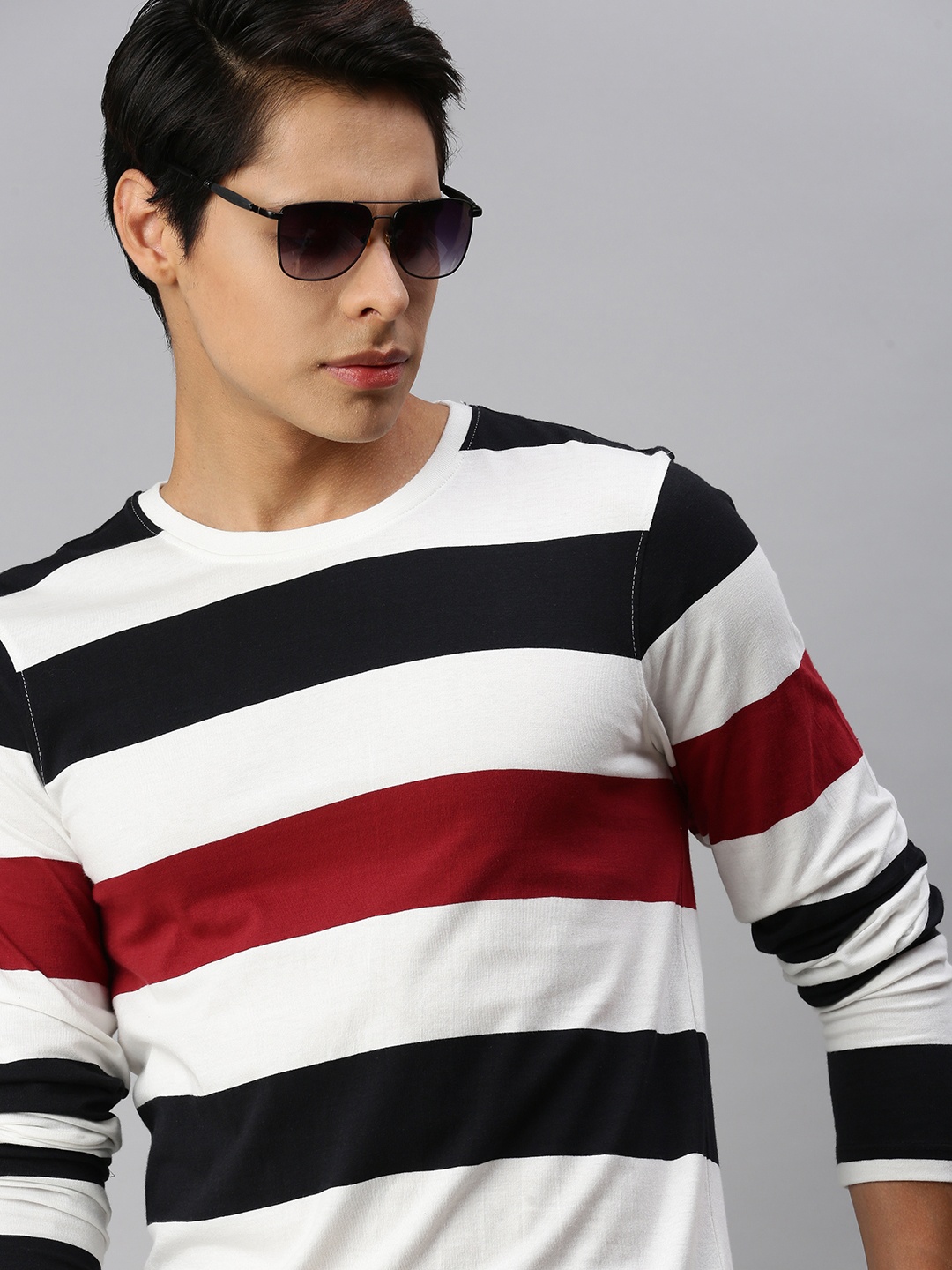 

The Roadster Lifestyle Co Men White Black Striped Pure Cotton T-shirt