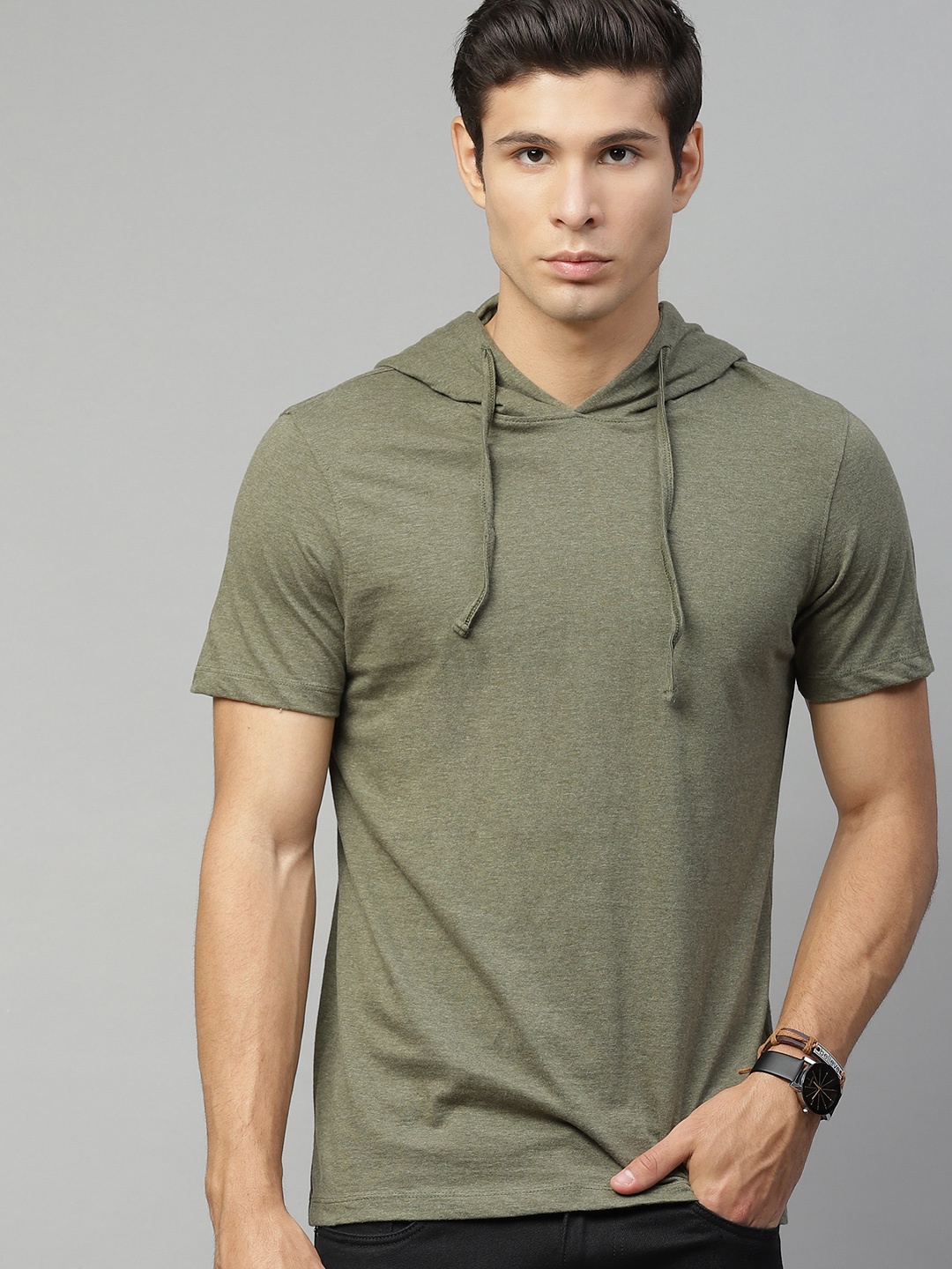 

The Roadster Lifestyle Co Men Olive Green Solid Pure Cotton T-shirt