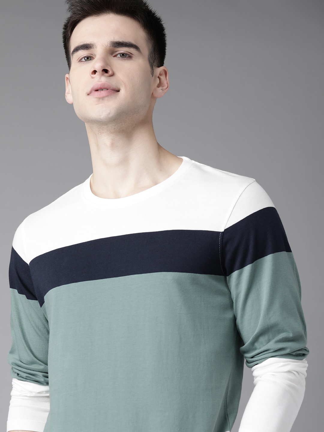 

The Roadster Lifestyle Co Men Green White Colourblocked Round Neck Pure Cotton T-shirt