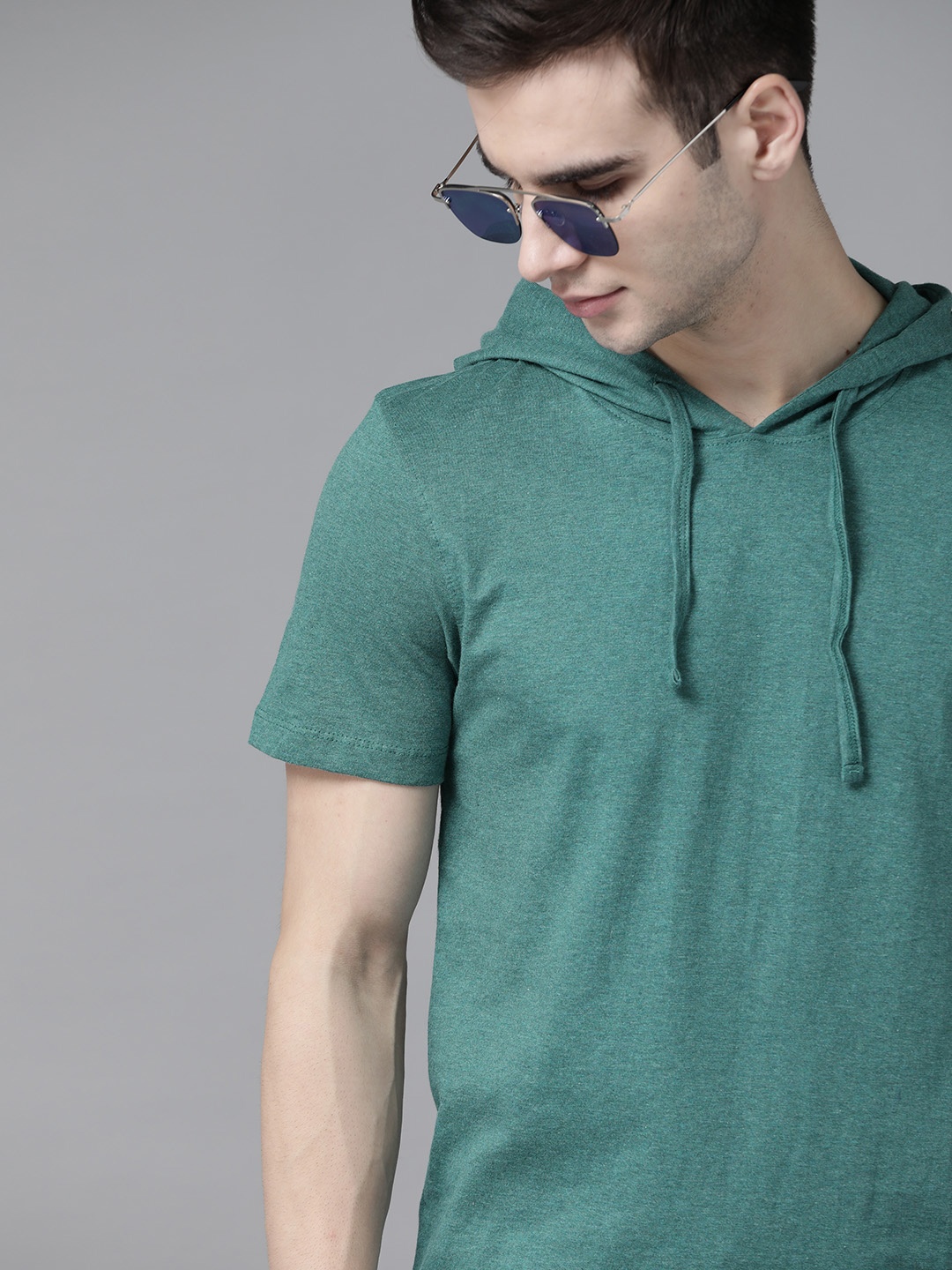 

The Roadster Lifestyle Co Men Green Hooded Cotton T-shirt