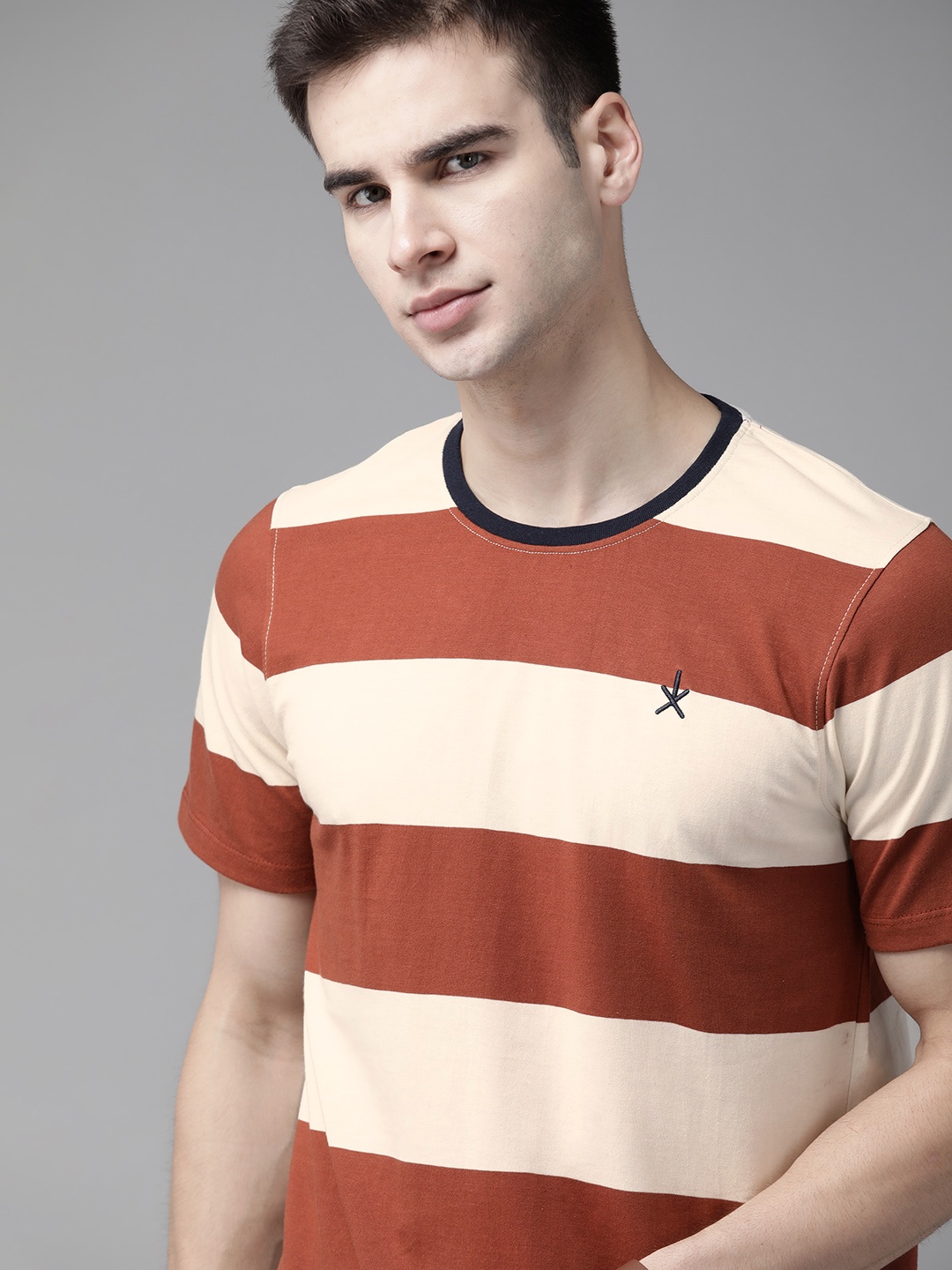 

The Roadster Lifestyle Co Men Brown Off-White Pure Cotton Striped Round Neck Pure Cotton T-shirt