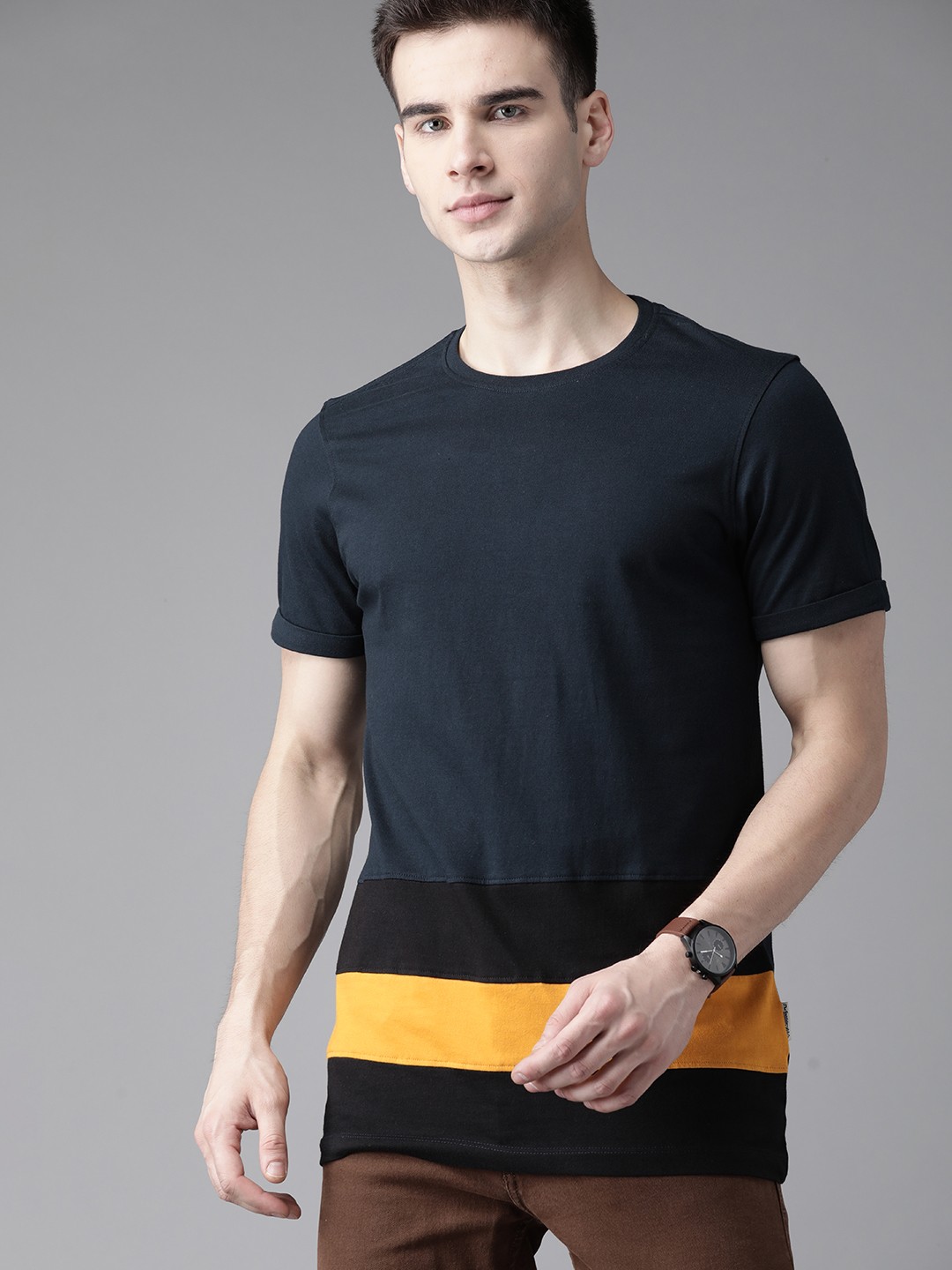 

The Roadster Lifestyle Co Men Navy Blue Black Pure Cotton Colourblocked Round Neck Pure Cotton T-shirt