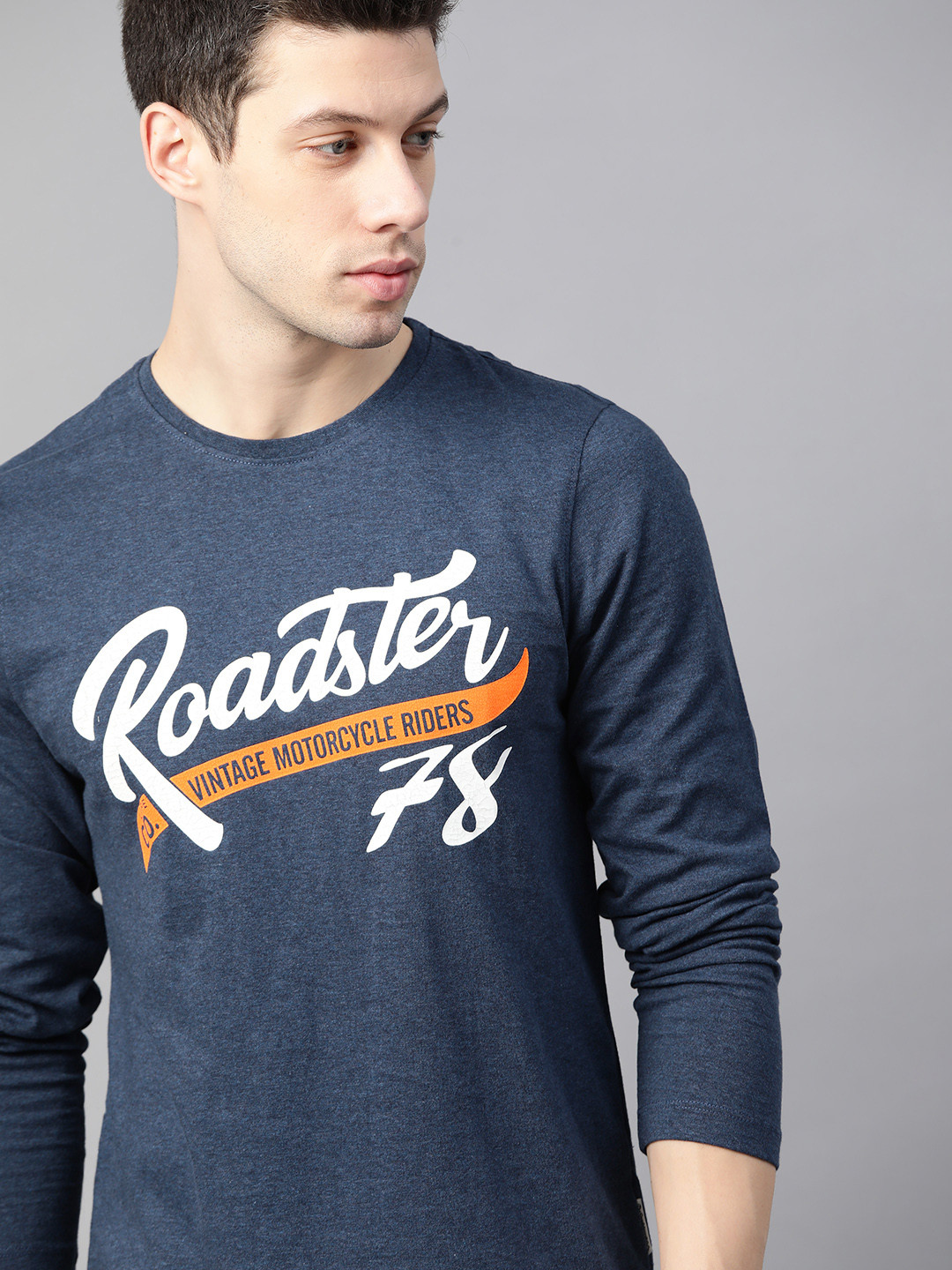 

The Roadster Lifestyle Co Men Navy Blue White Pure Cotton Brand Logo Print Pure Cotton T-shirt