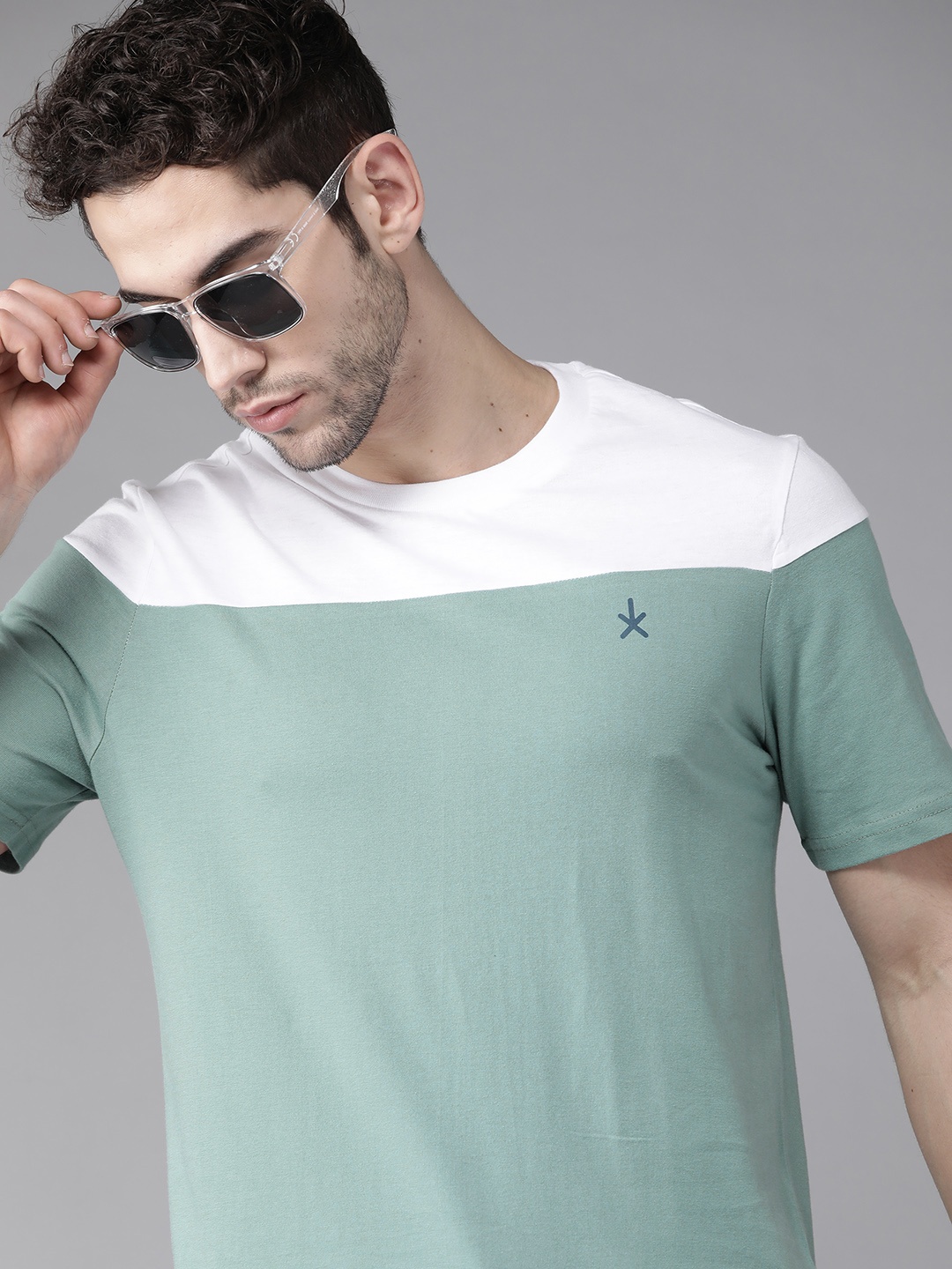 Roadster Men Green White Colourblocked Round Neck Pure Cotton T-shirt