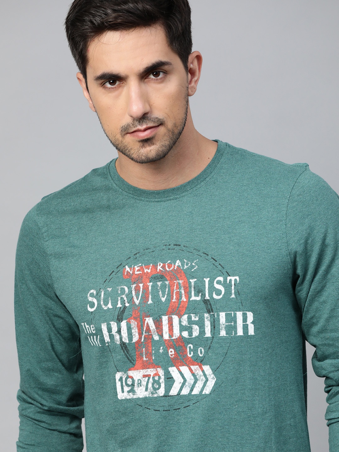 

The Roadster Lifestyle Co Men Green Typography Printed Pure Cotton T-shirt