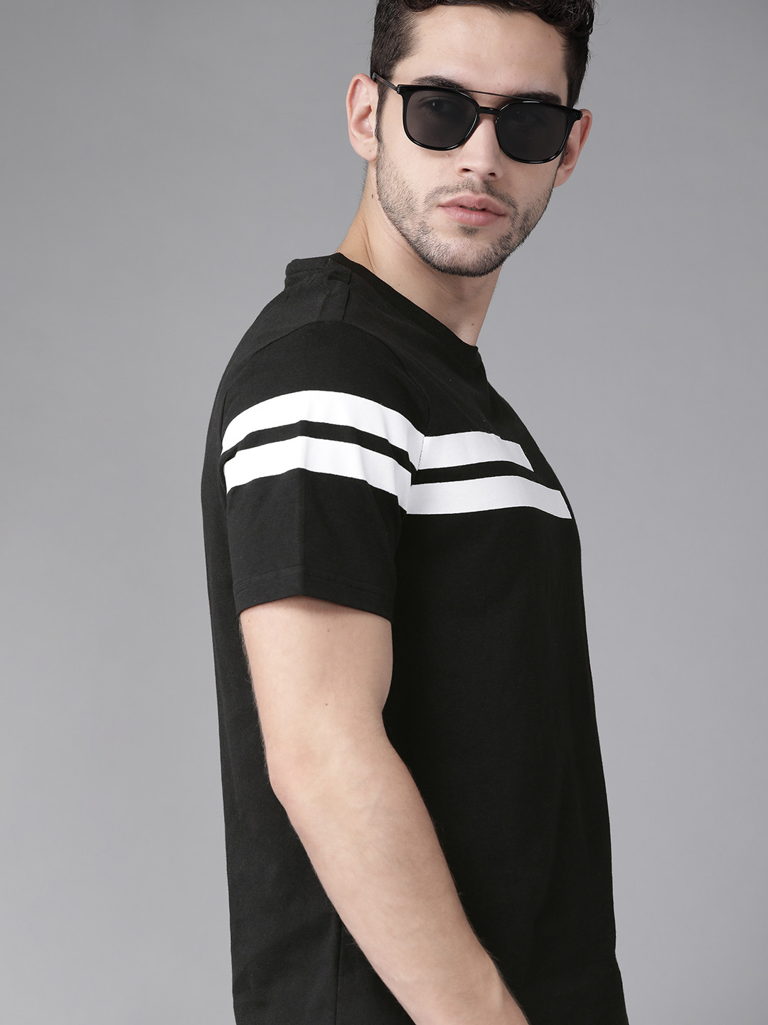 

The Roadster Lifestyle Co Men Black Pure Cotton Striped Detail Round Neck Pure Cotton T-shirt