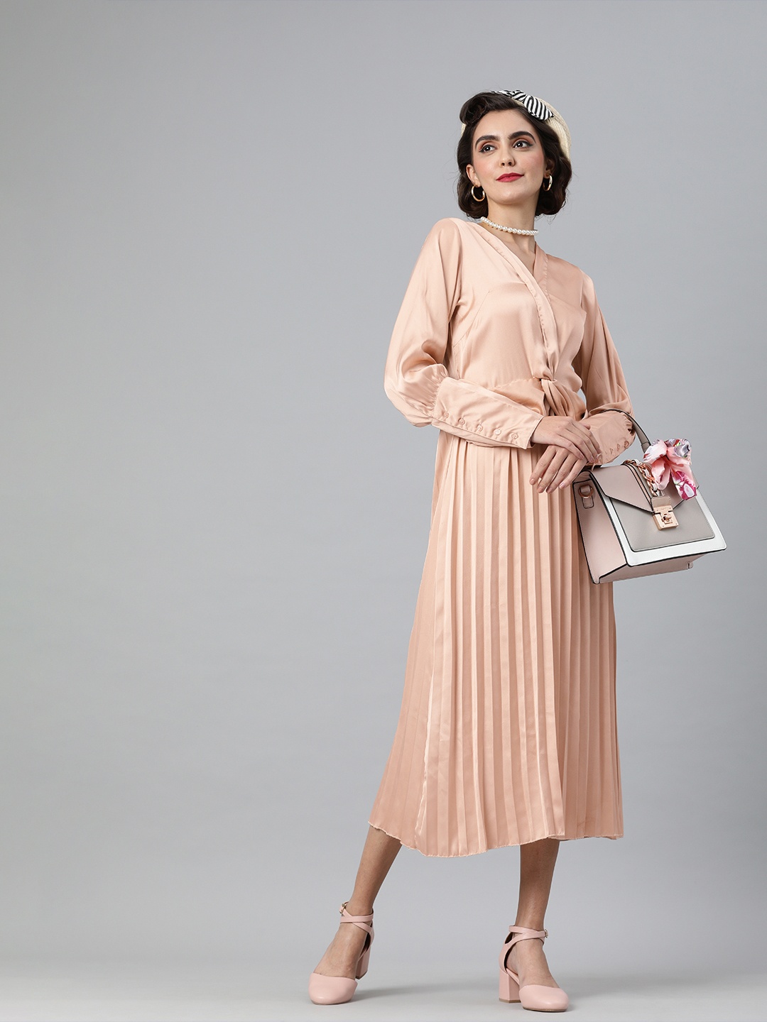 

plusS Women Peach-Coloured Solid Accordion Pleat A-Line Midi Dress with Sheen Effect