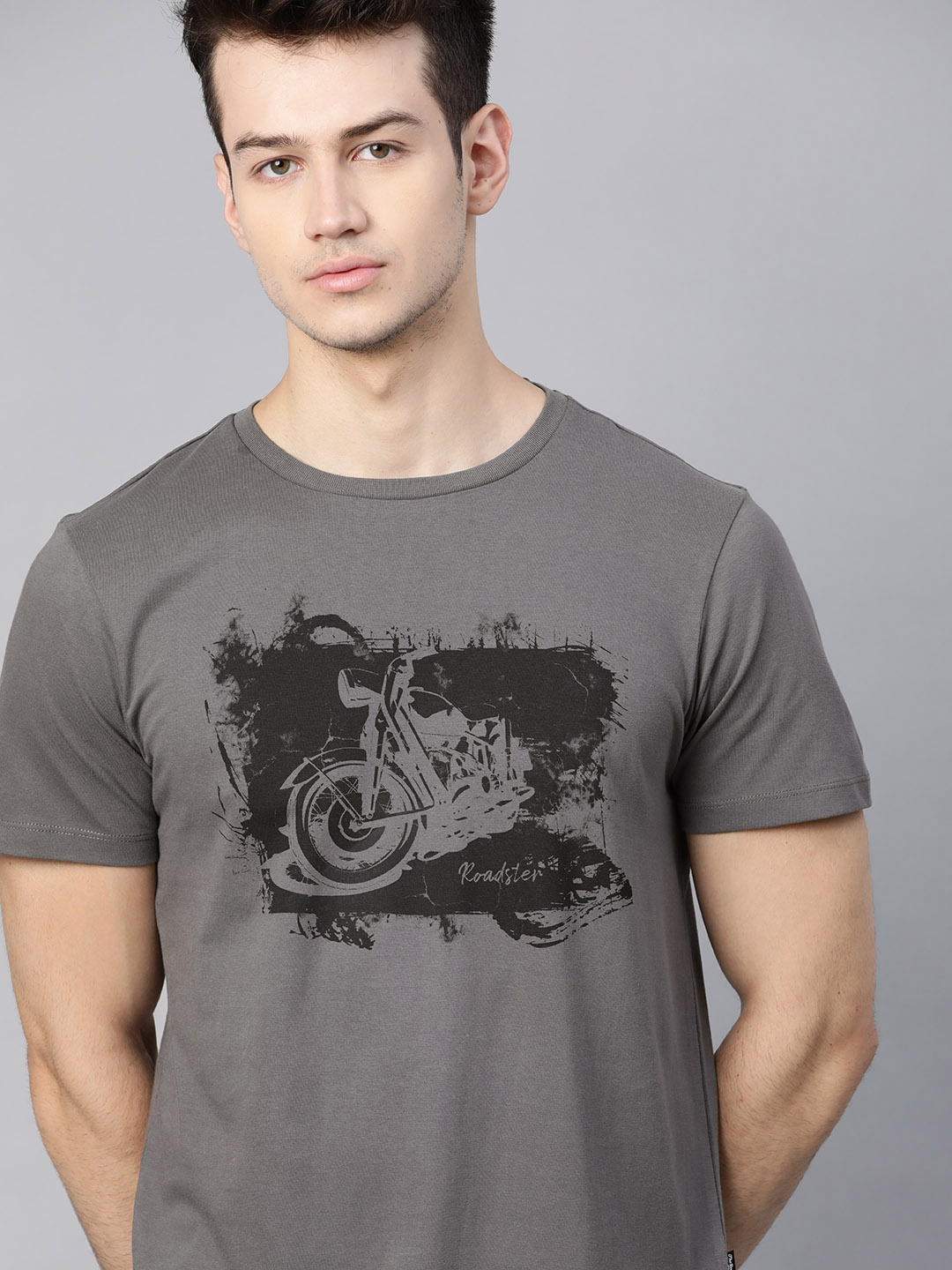 

The Roadster Lifestyle Co Men Grey & Black Pure Cotton Biker Printed T-shirt