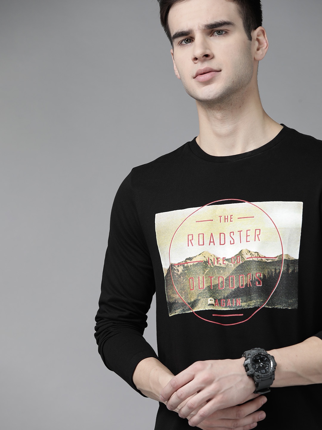 

The Roadster Lifestyle Co Men Black Yellow Pure Cotton Brand Logo Printed Pure Cotton T-shirt