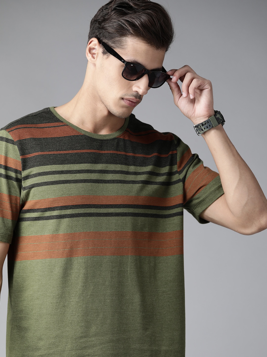 

The Roadster Lifestyle Co Men Olive Green & Rust Orange Striped T-shirt