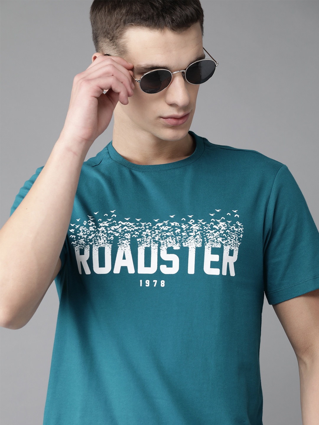 

The Roadster Lifestyle Co Men Teal Pure Cotton Printed Round Neck Pure Cotton T-shirt