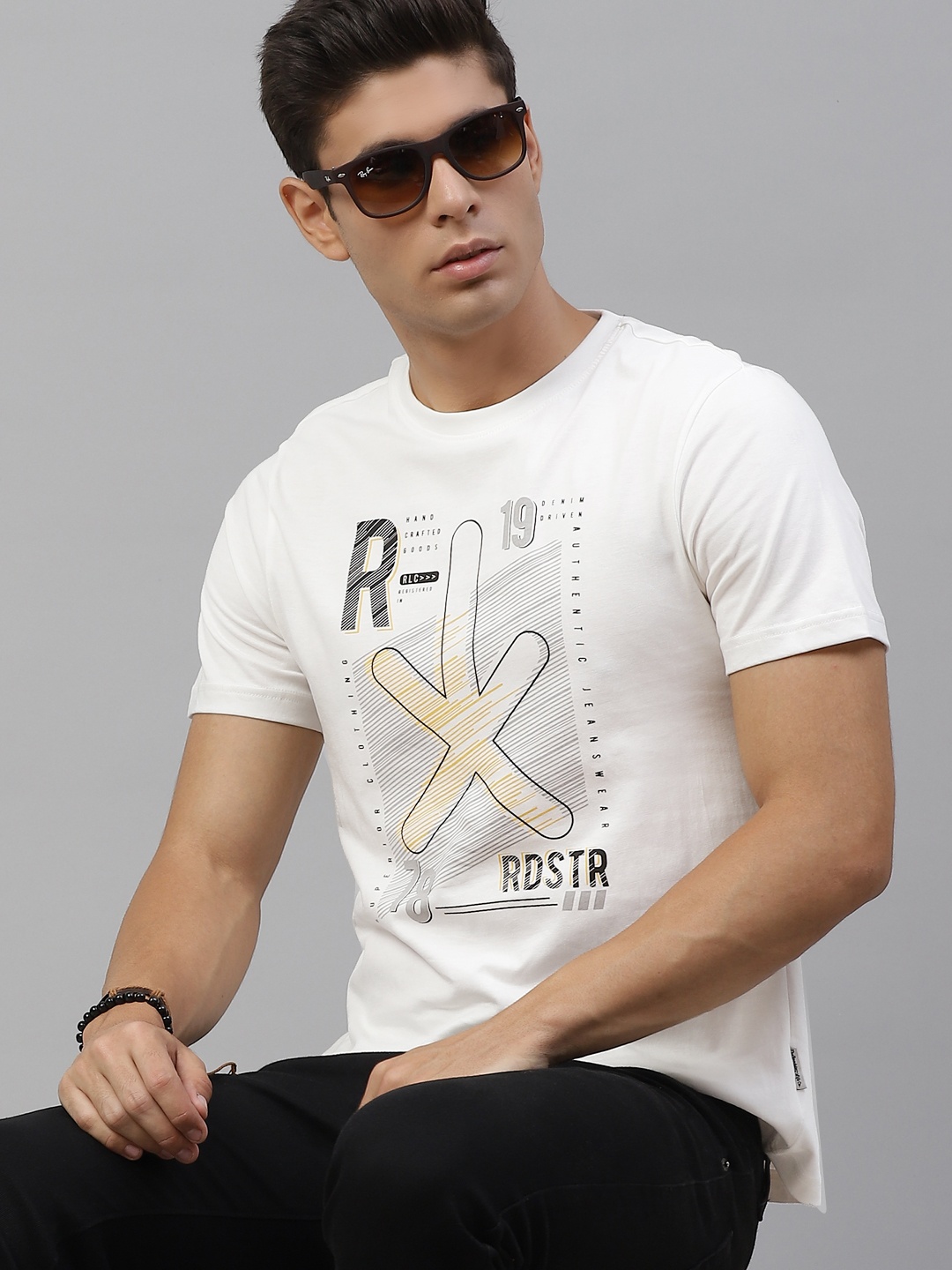 

The Roadster Lifestyle Co Men White Black Brand Logo Printed Pure Cotton T-shirt