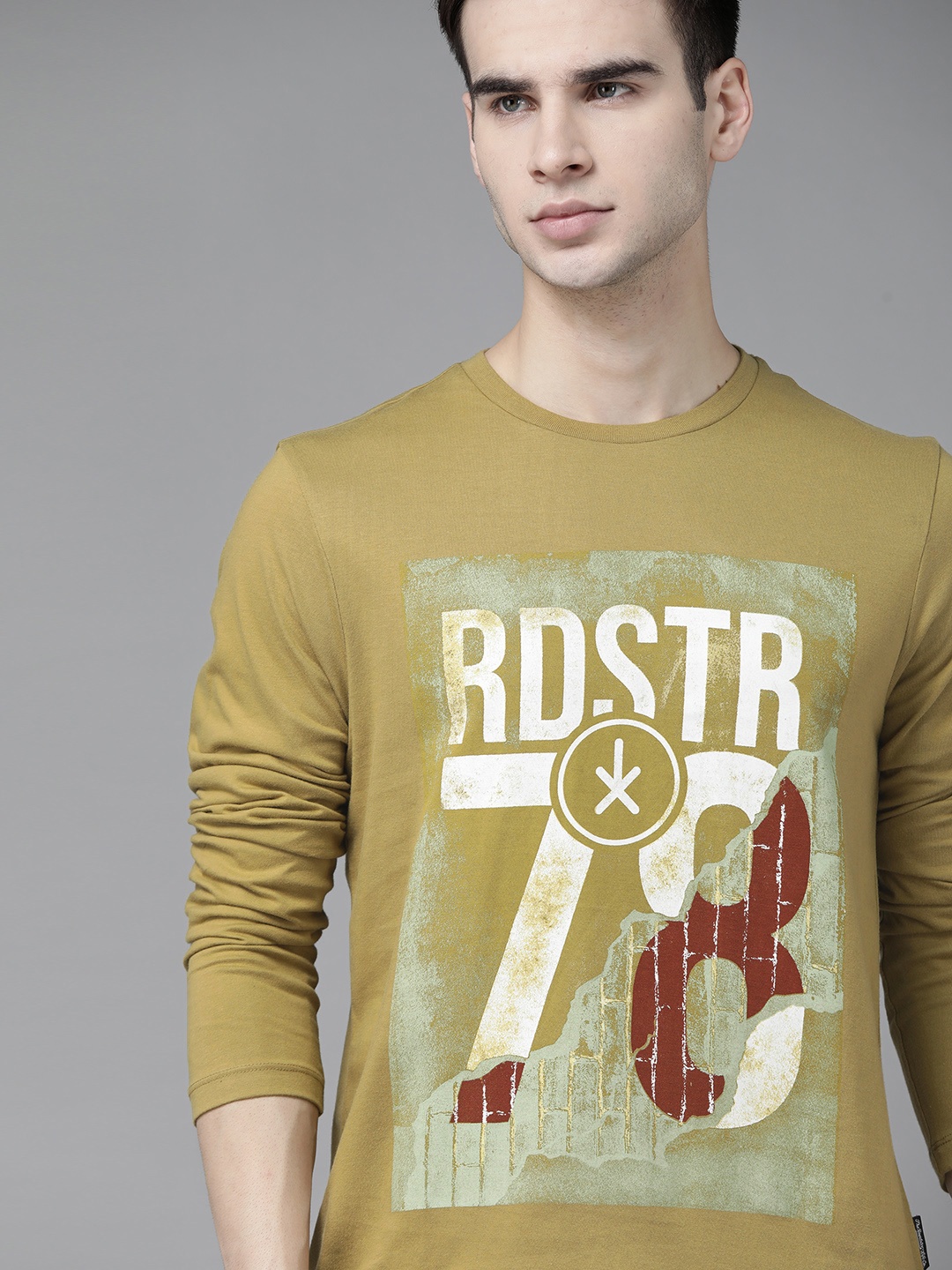 

The Roadster Lifestyle Co Men Mustard Yellow White Pure Cotton Brand Logo Printed Pure Cotton T-shirt
