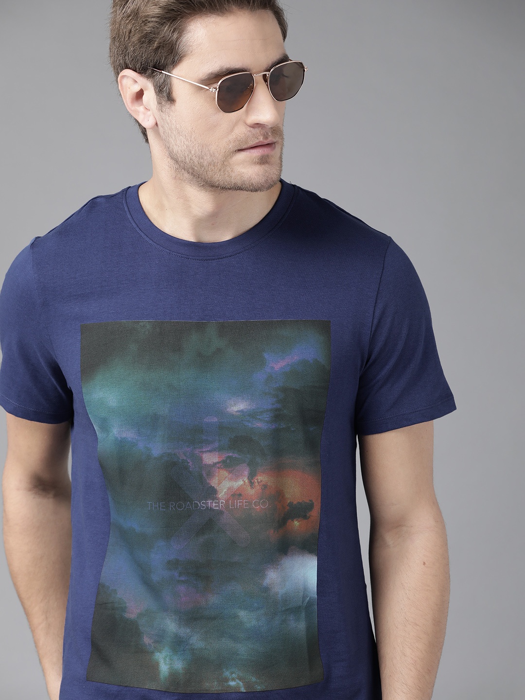 

The Roadster Lifestyle Co Men Navy Blue & Black Printed Pure Cotton T-shirt