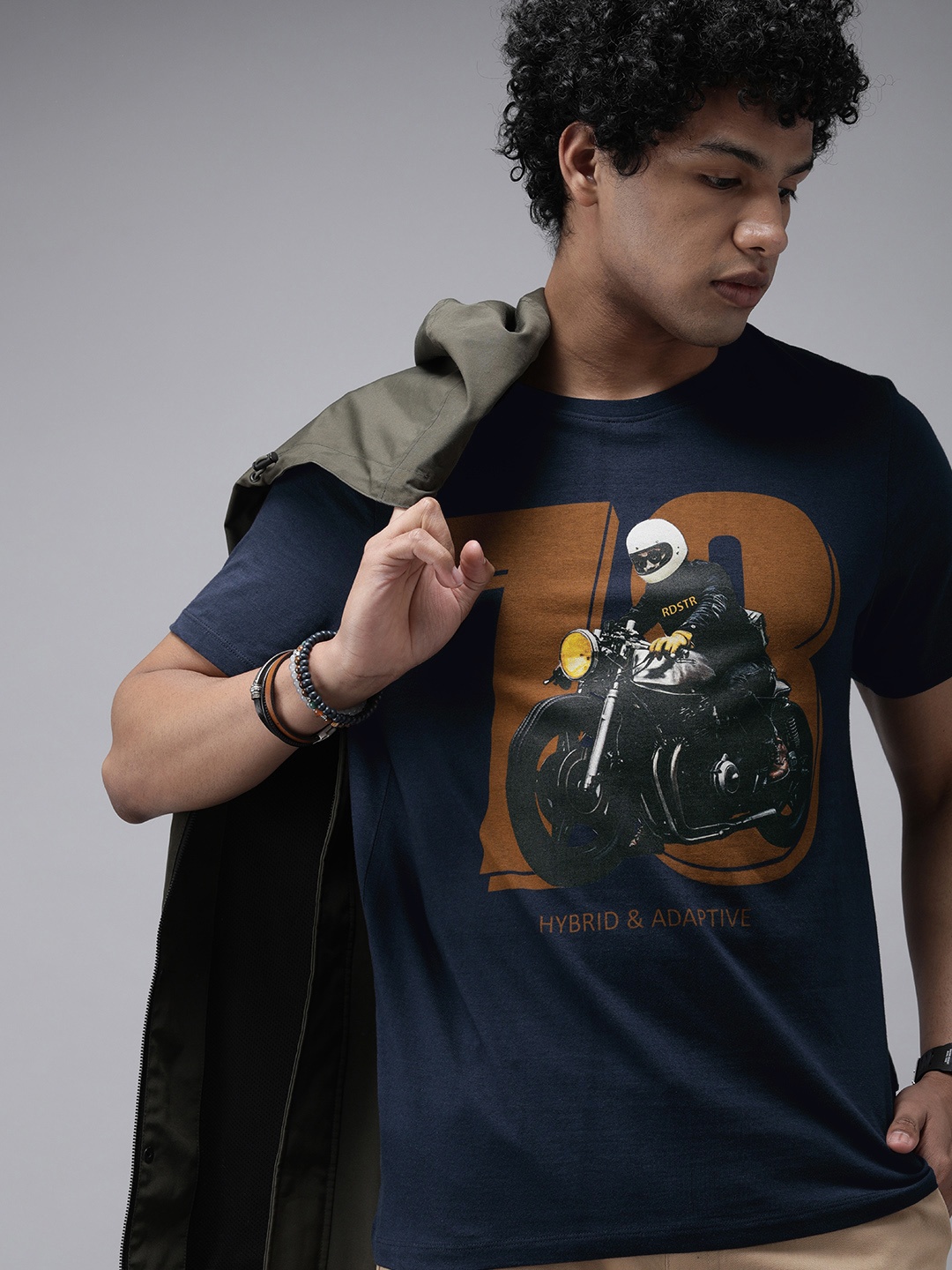 

The Roadster Lifestyle Co Men Navy Blue & Brown Biker Printed Pure Cotton T-shirt