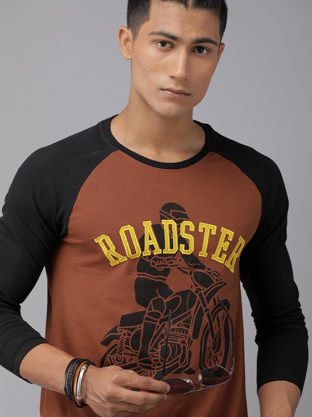 

The Roadster Lifestyle Co Men Rust Orange Biker Printed Raglan Sleeves T-shirt