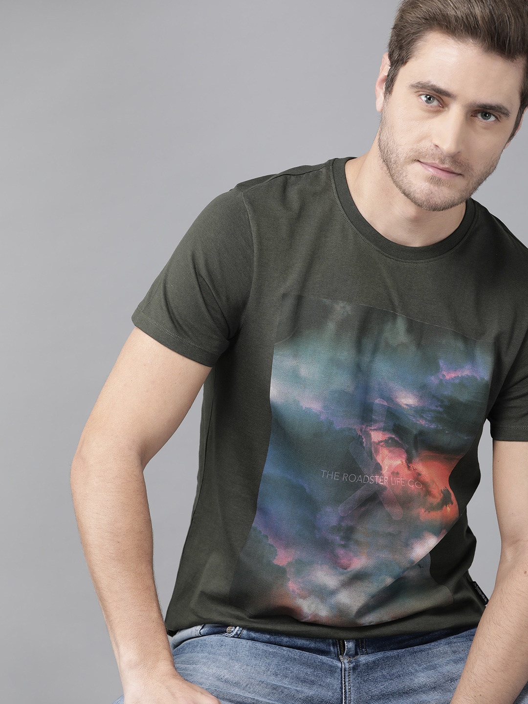 

The Roadster Lifestyle Co Men Olive Green & Blue Printed Pure Cotton T-shirt