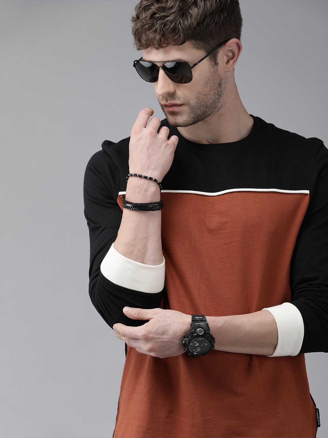 

The Roadster Lifestyle Co Men Black Rust Brown Colourblocked Pure Cotton T-shirt