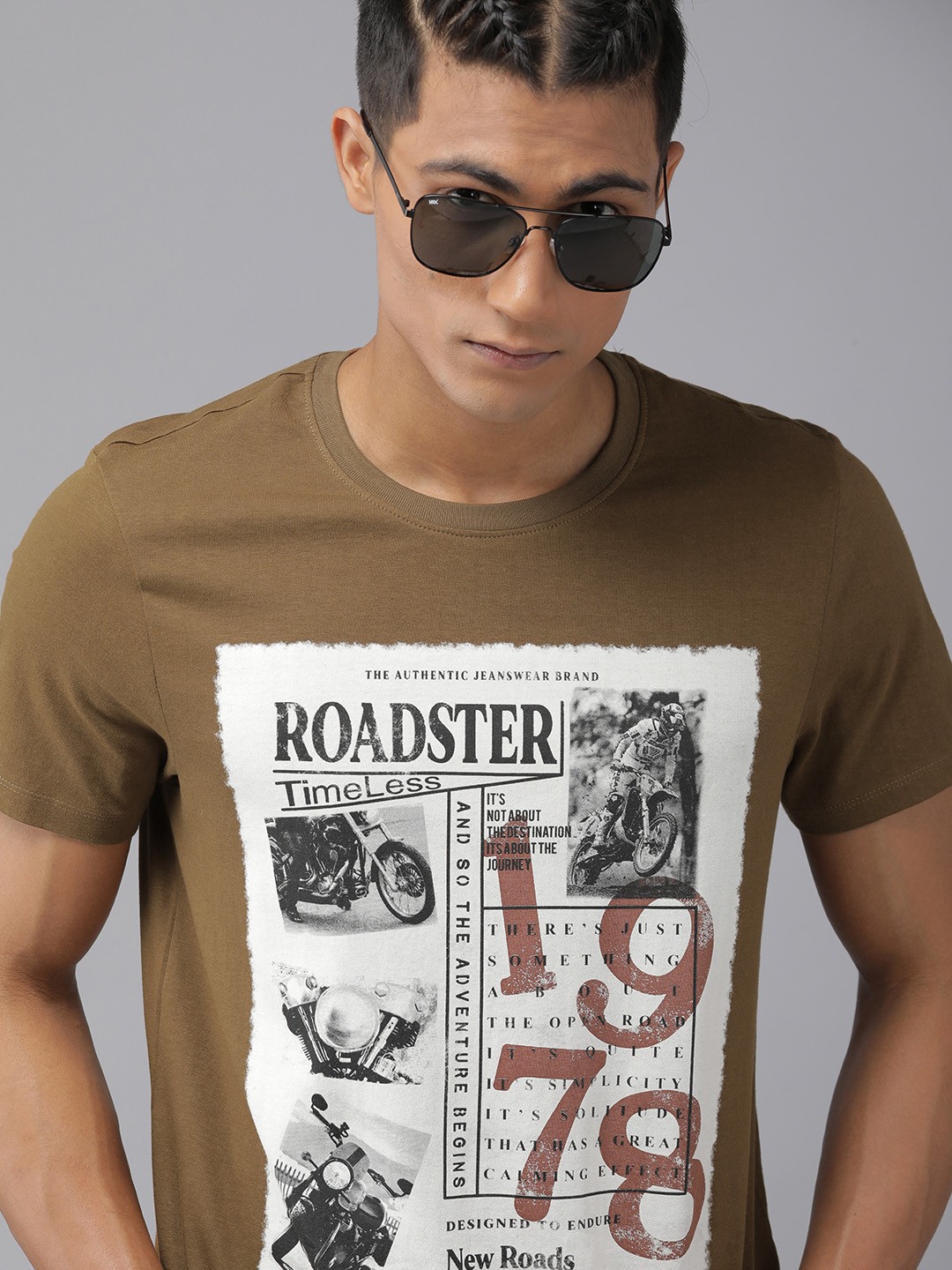 

The Roadster Lifestyle Co Men Camel Brown Typography Printed T-shirt