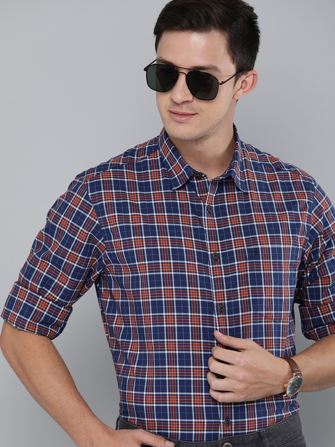 

Indian Terrain Men Navy Blue Slim Fit Checked Pure Cotton Casual Shirt
