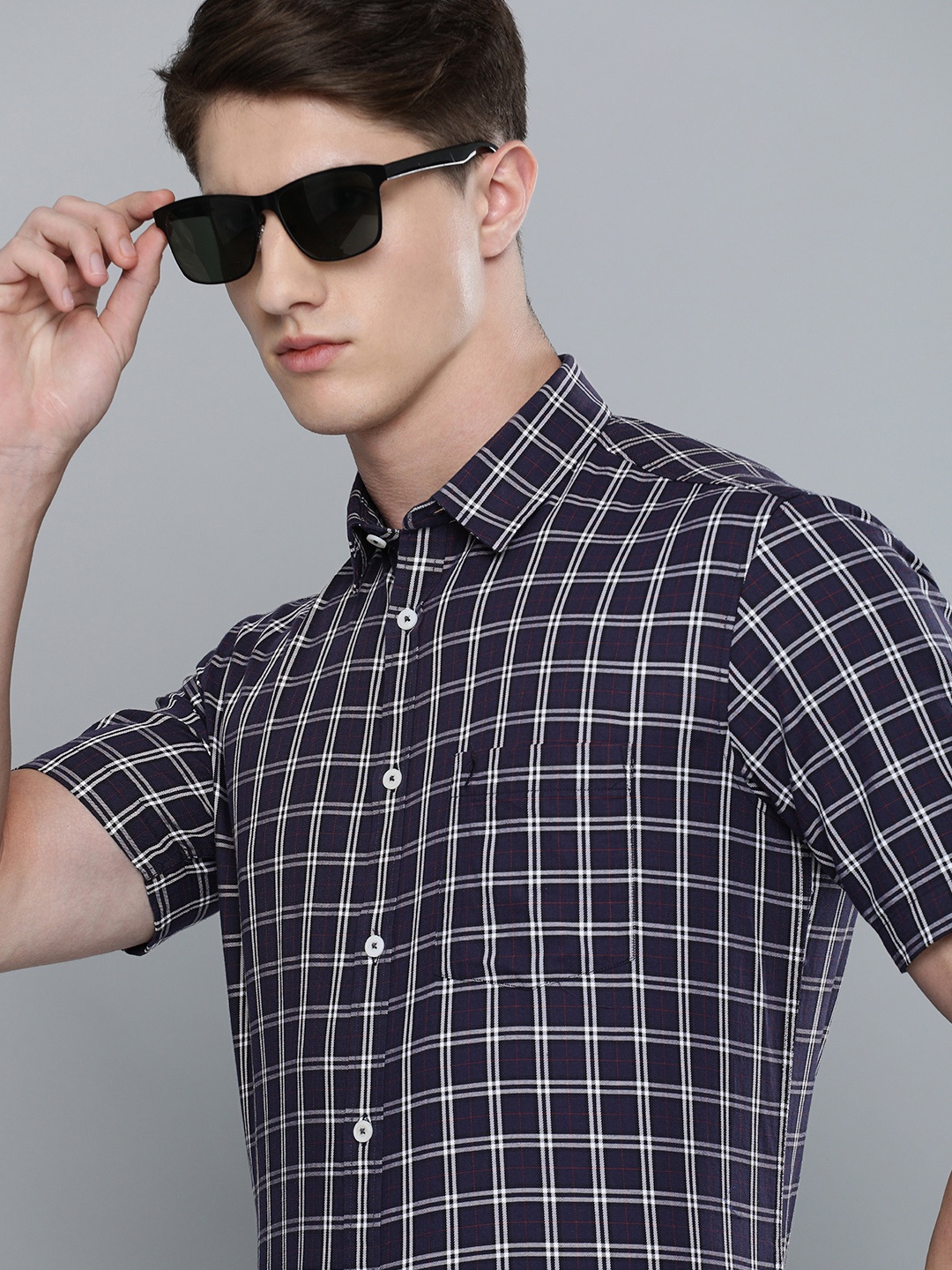 

Indian Terrain Men Navy Blue Slim Fit Checked Pure Cotton Casual Shirt