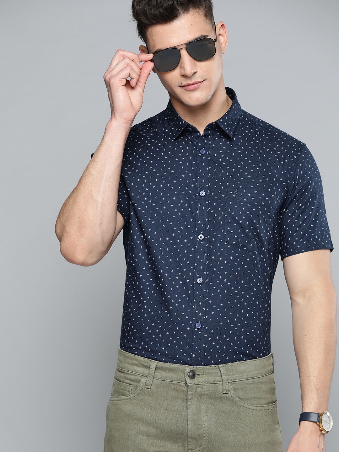 

Indian Terrain Men Navy Blue Pure Cotton Slim Fit Printed Casual Shirt