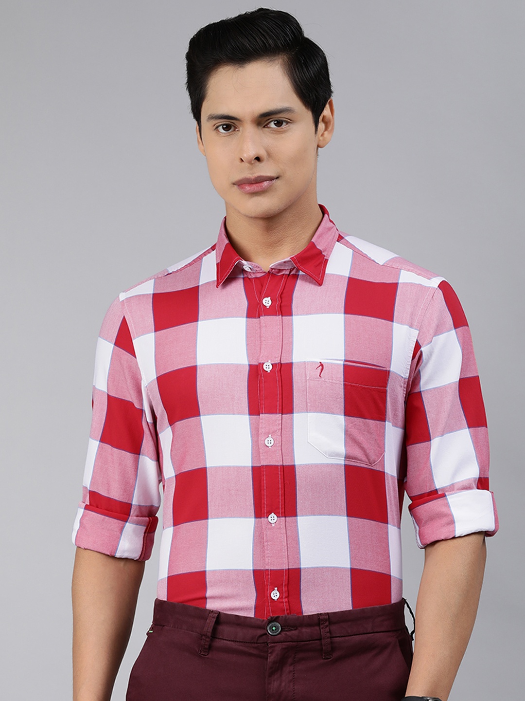 

Indian Terrain Men Red & White Slim Fit Gingham Checks Pure Cotton Smart Casual Shirt