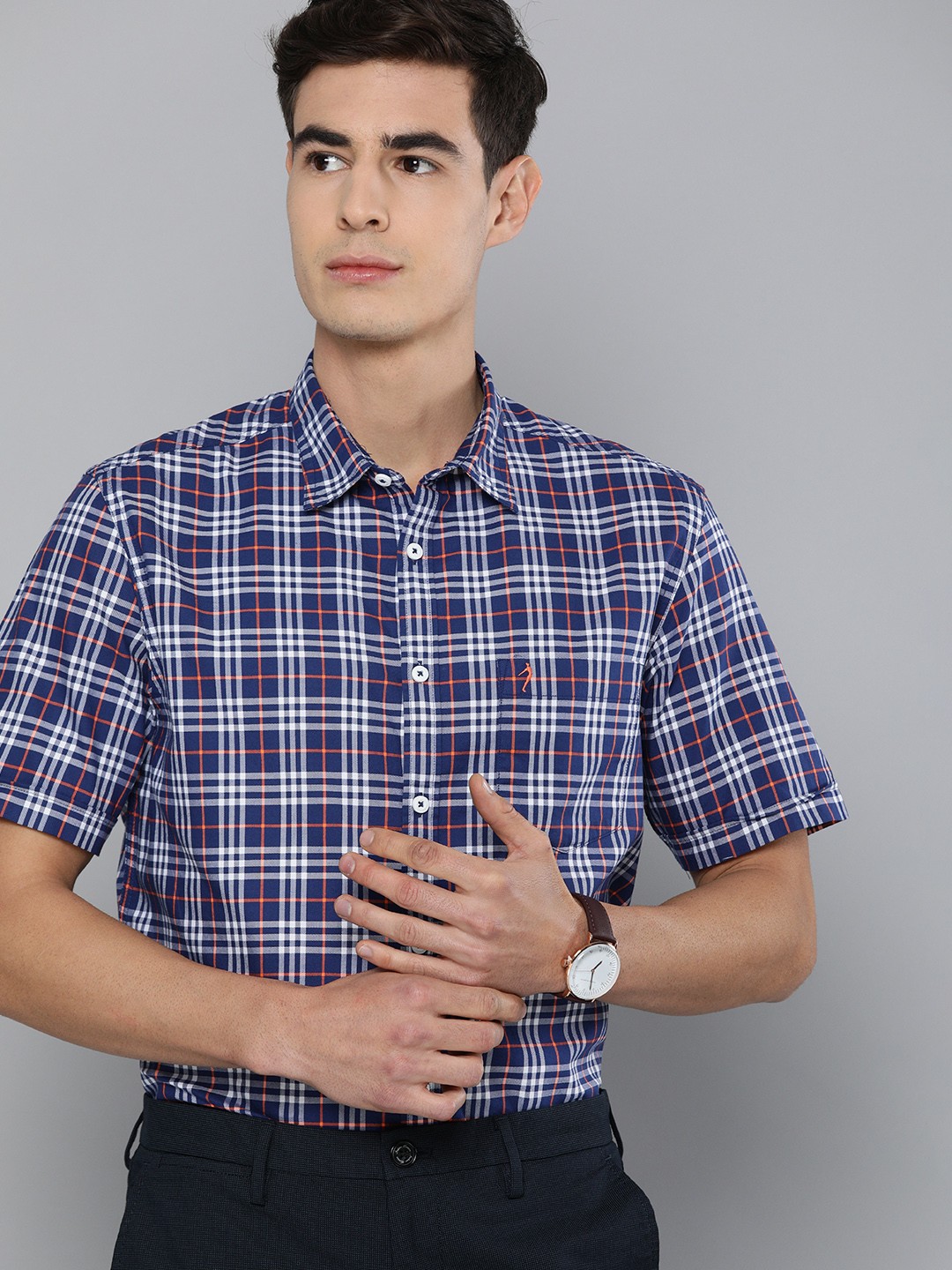

Indian Terrain Men Navy Blue & White Slim Fit Checked Casual Shirt