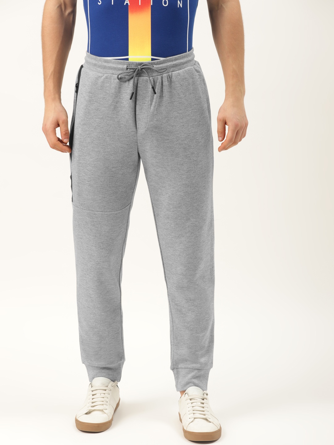 

United Colors of Benetton Men Grey Melange Solid Joggers