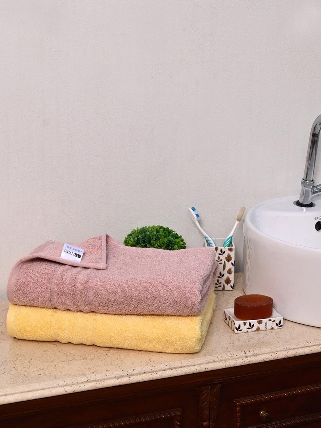 

AVI Living Set Of 2 Solid 550 GSM Bath Towels, Pink