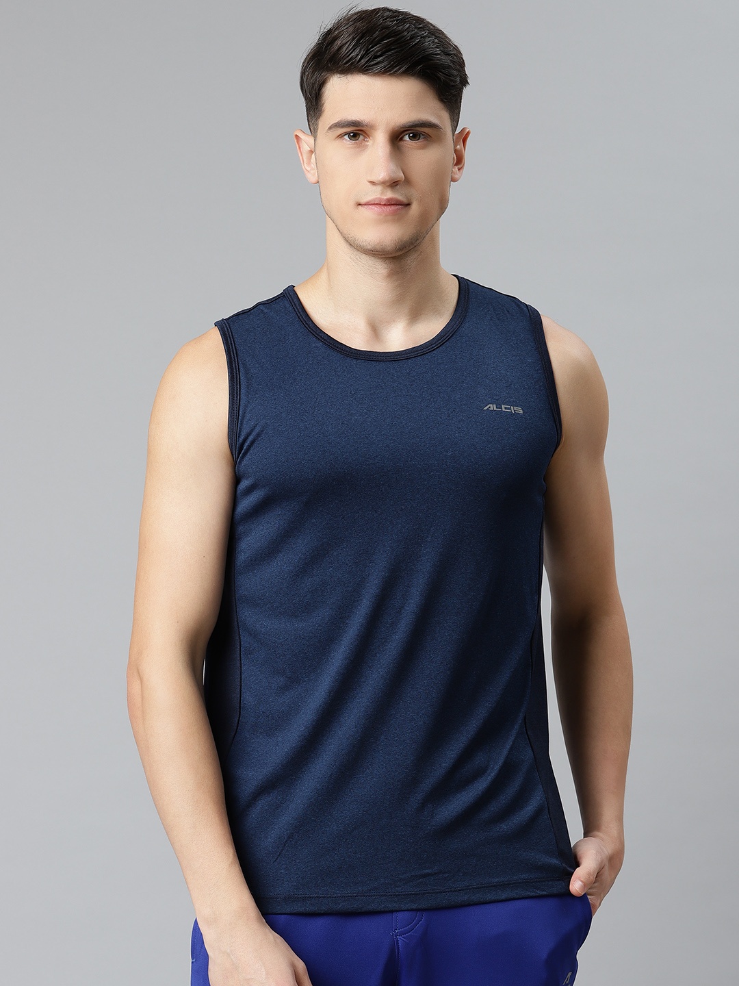 

Alcis Men Navy Blue Solid Slim Fit T-shirt