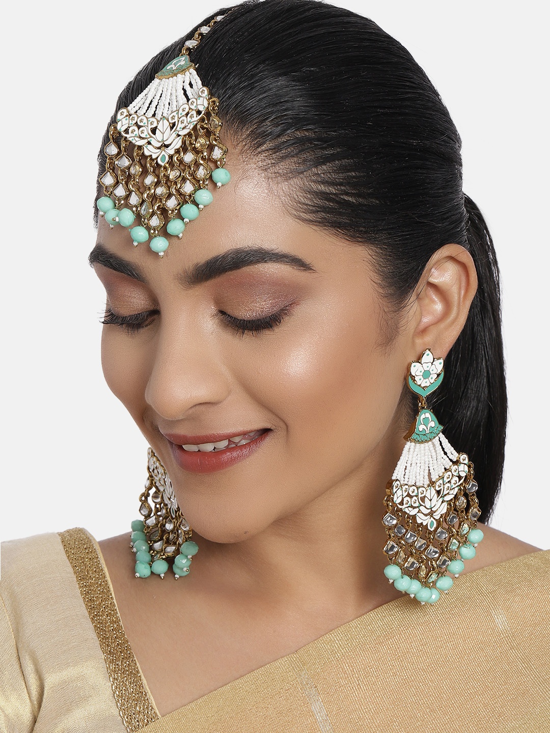 

Zaveri Pearls White & Green Gold-Plated Pearls Enamelled Jewellery Set