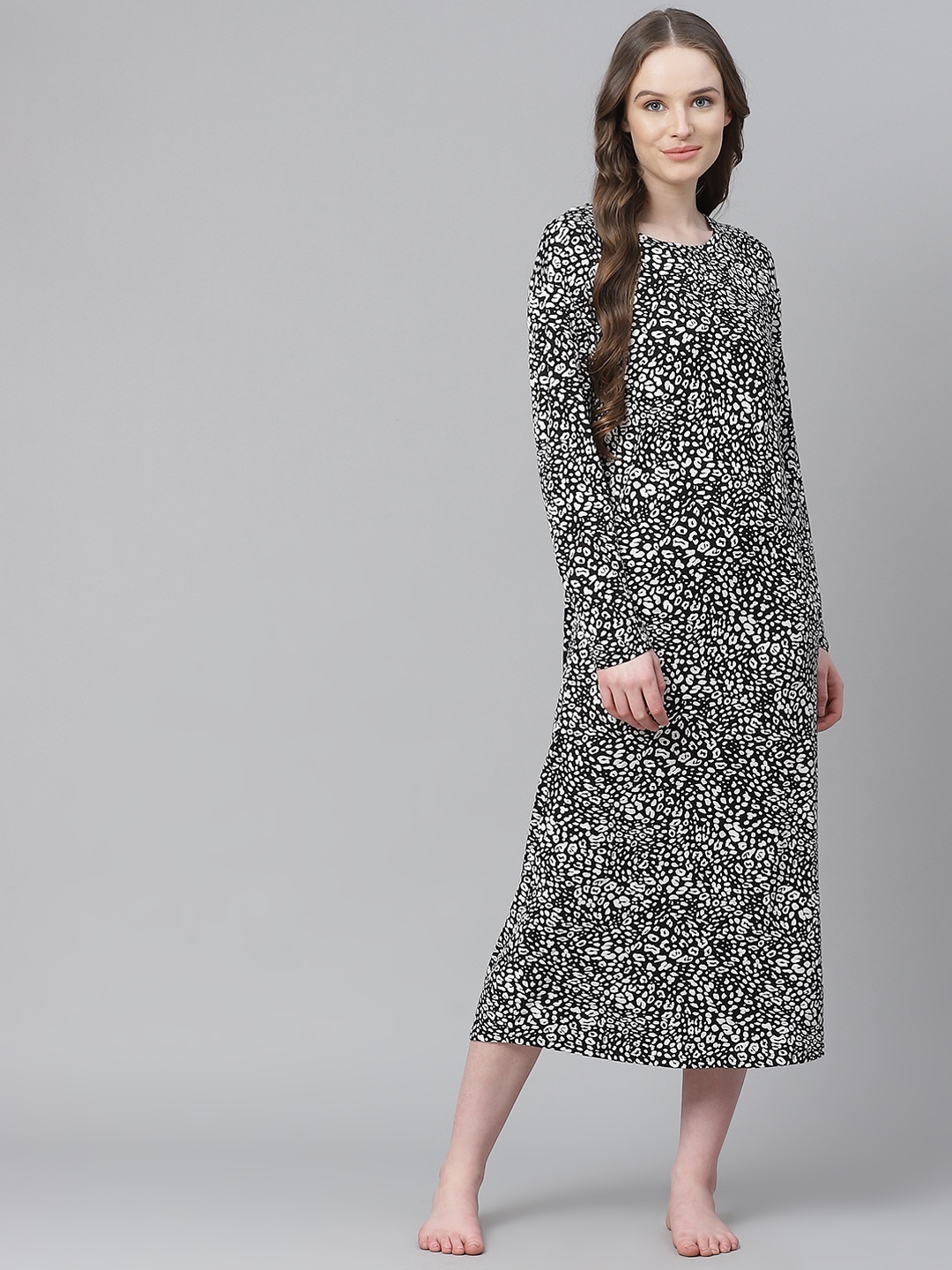 

Marks & Spencer Black & White Printed Knitted Nightdress