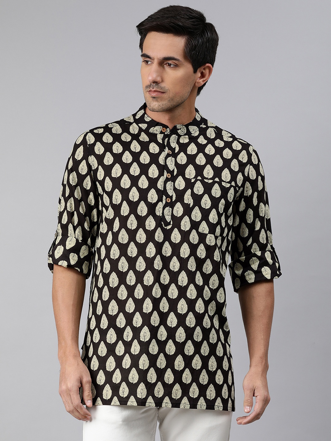 

Janasya Men Black & Cream-Coloured Ethnic Motifs Printed Kurta